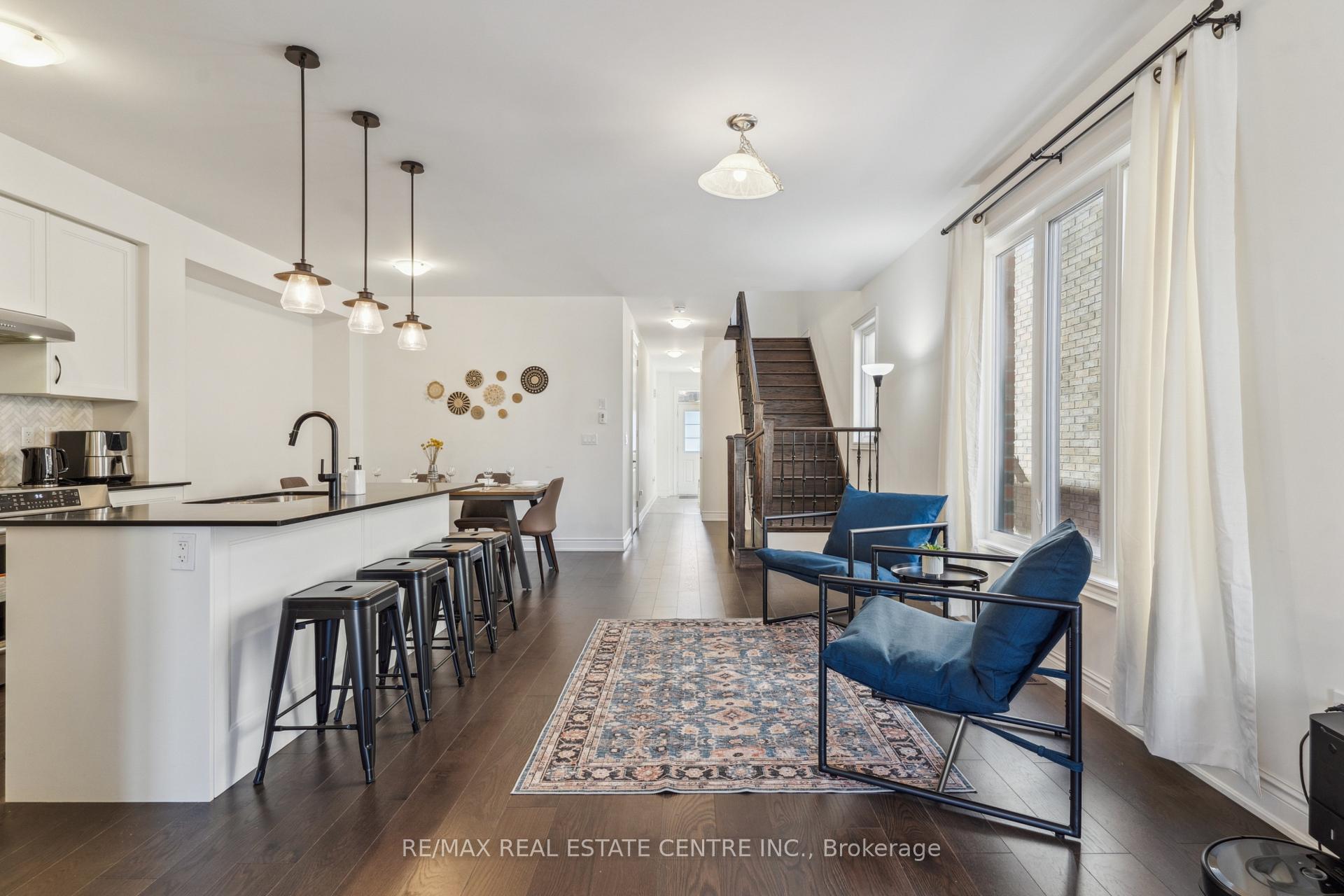 Photo 12 of 20 Quinton Ridge, Brampton, Bram West — HOMEH