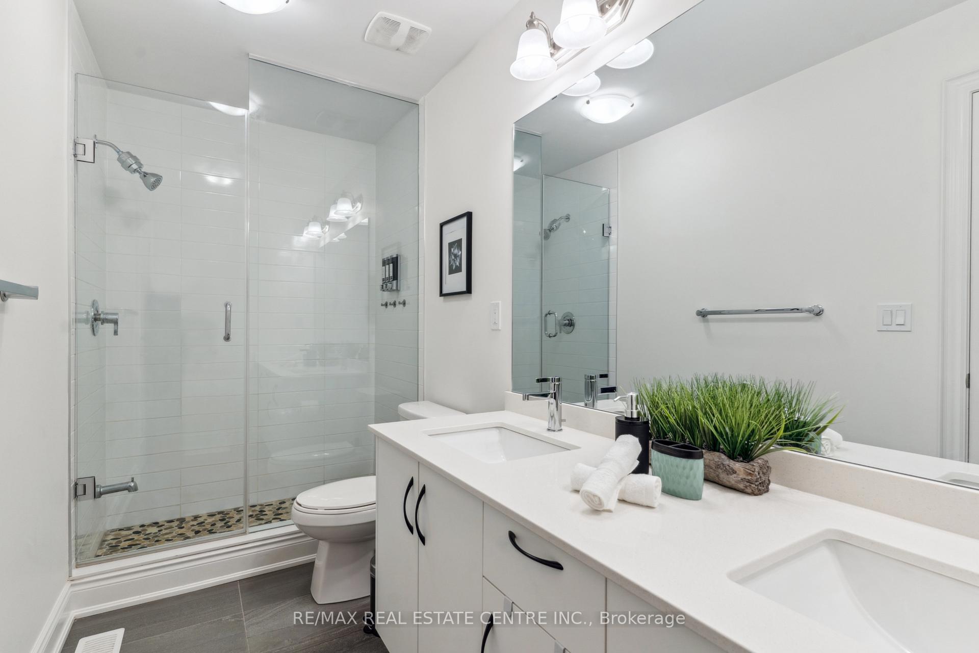 Photo 24 of 20 Quinton Ridge, Brampton, Bram West — HOMEH