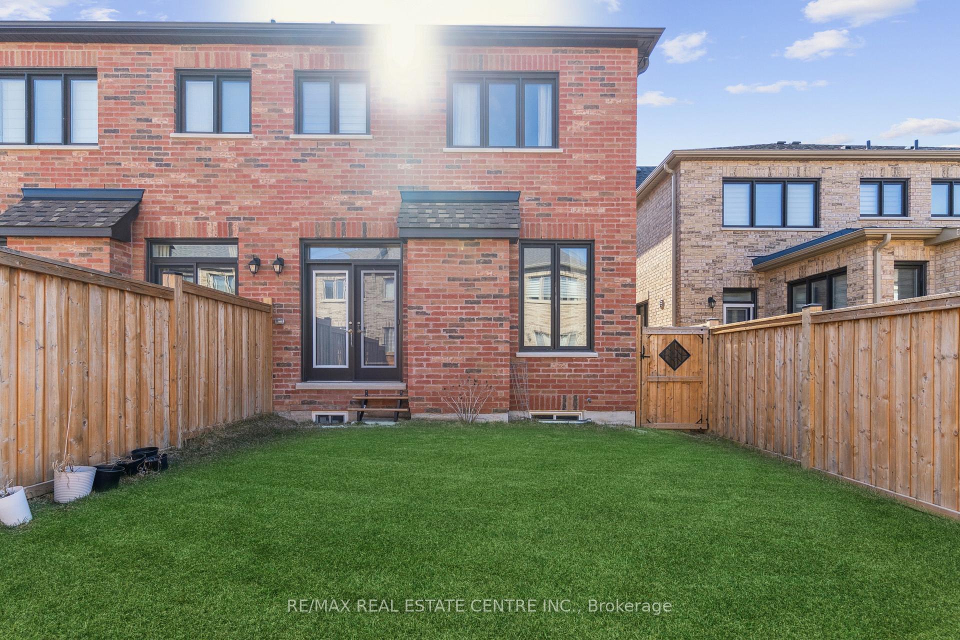 Photo 28 of 20 Quinton Ridge, Brampton, Bram West — HOMEH