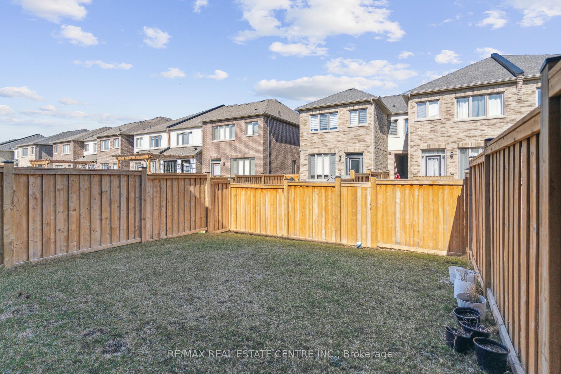 Photo 29 of 20 Quinton Ridge, Brampton, Bram West — HOMEH
