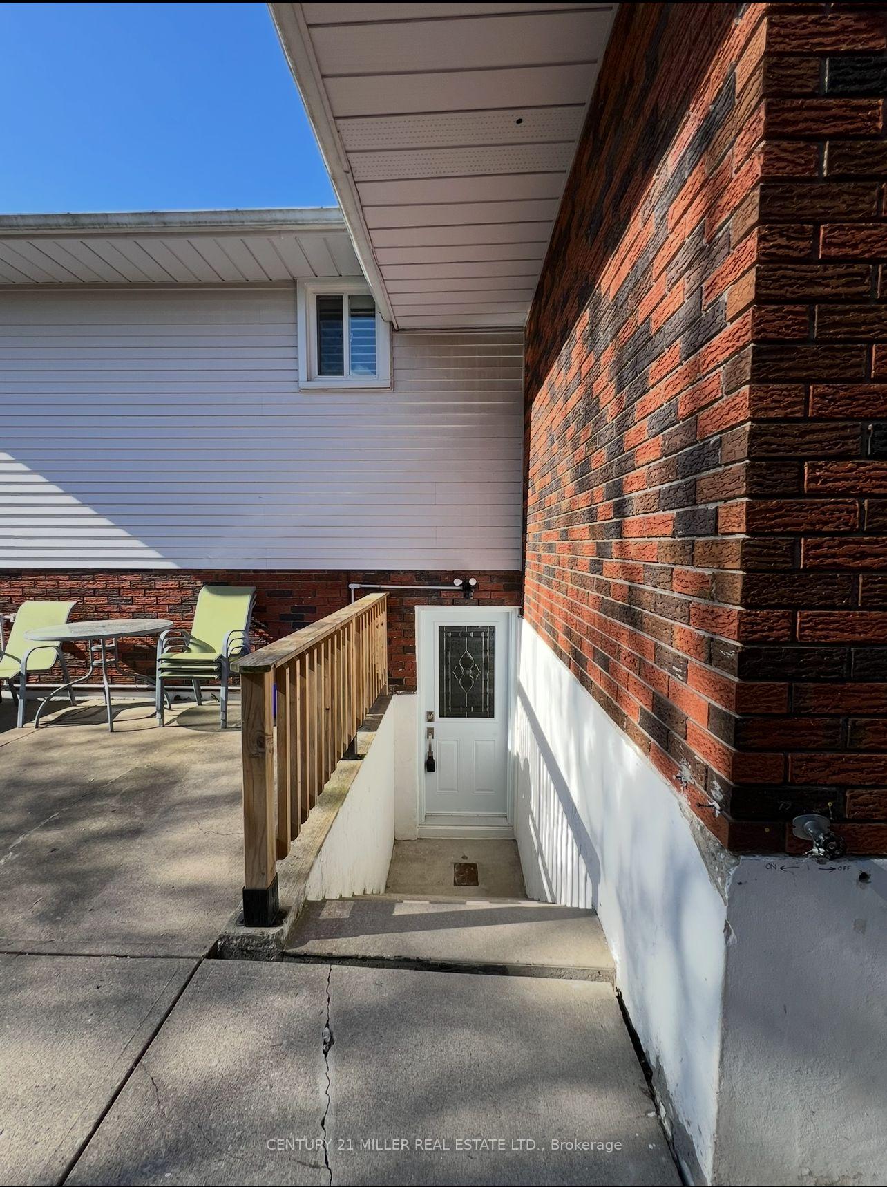 Photo 5 of 11 Winding Way, Brant, Brantford Twp — HOMEH