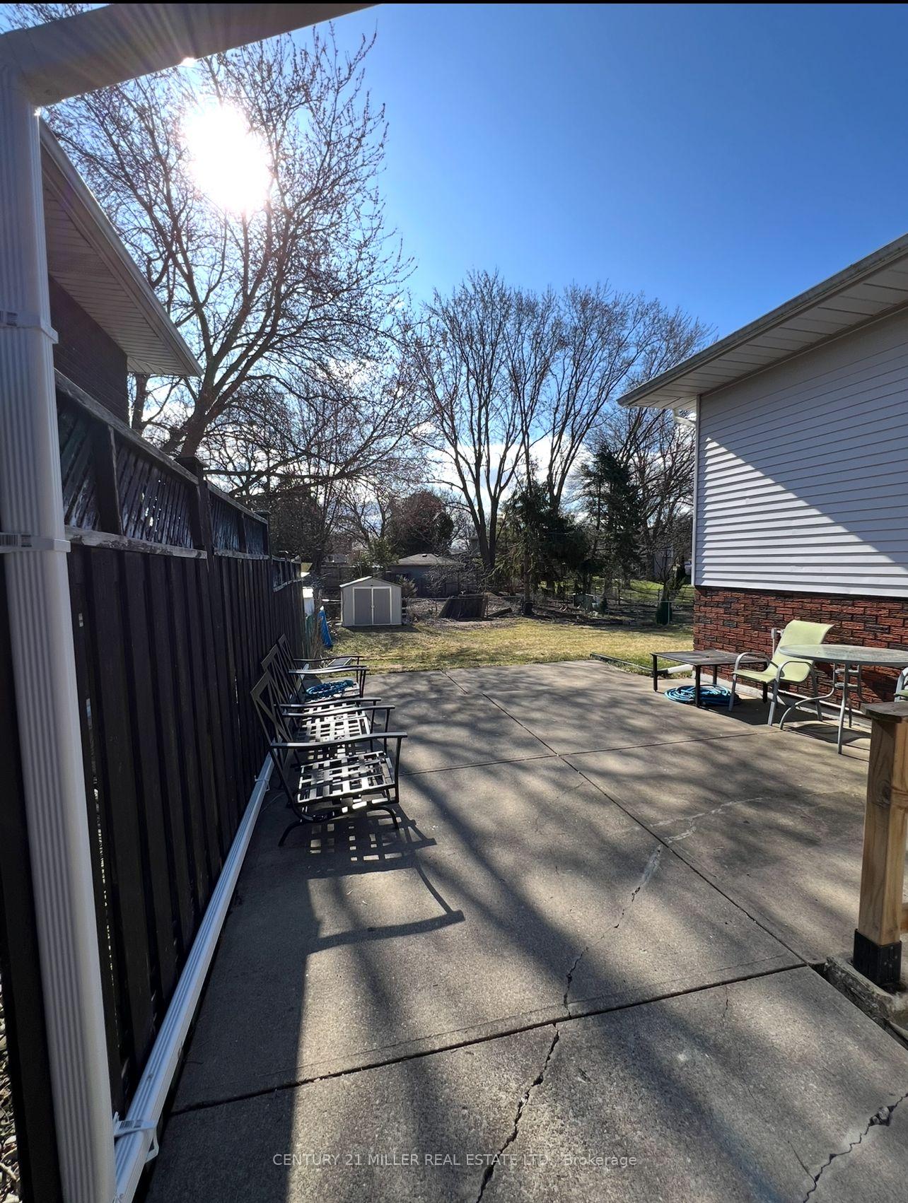 Photo 19 of 11 Winding Way, Brant, Brantford Twp — HOMEH