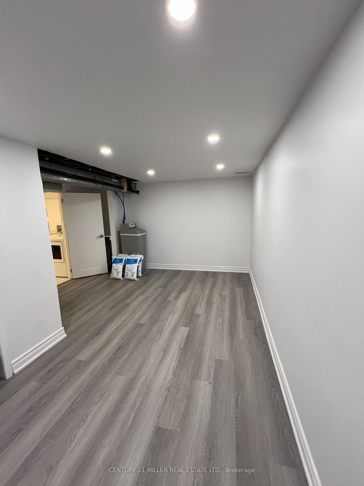 Photo 25 of 11 Winding Way, Brant, Brantford Twp — HOMEH