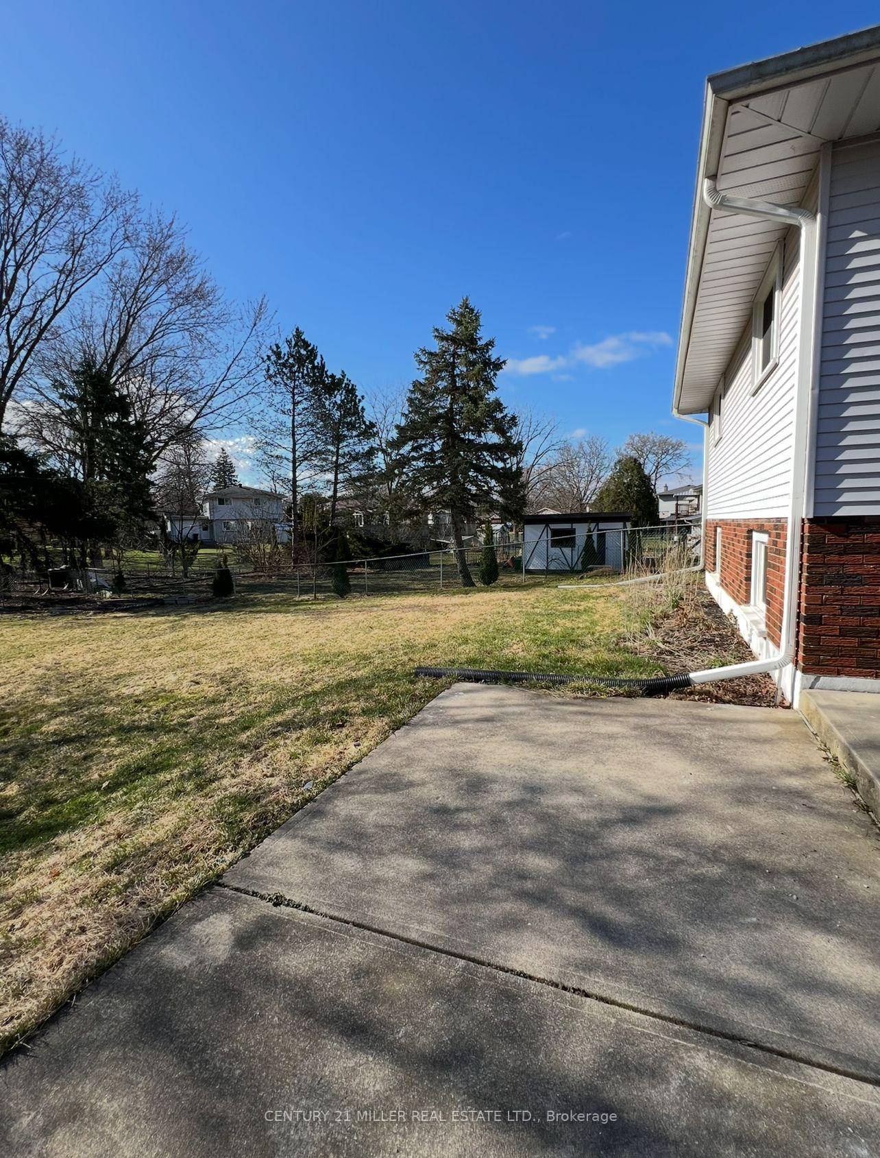 Photo 24 of 11 Winding Way, Brant, Brantford Twp — HOMEH