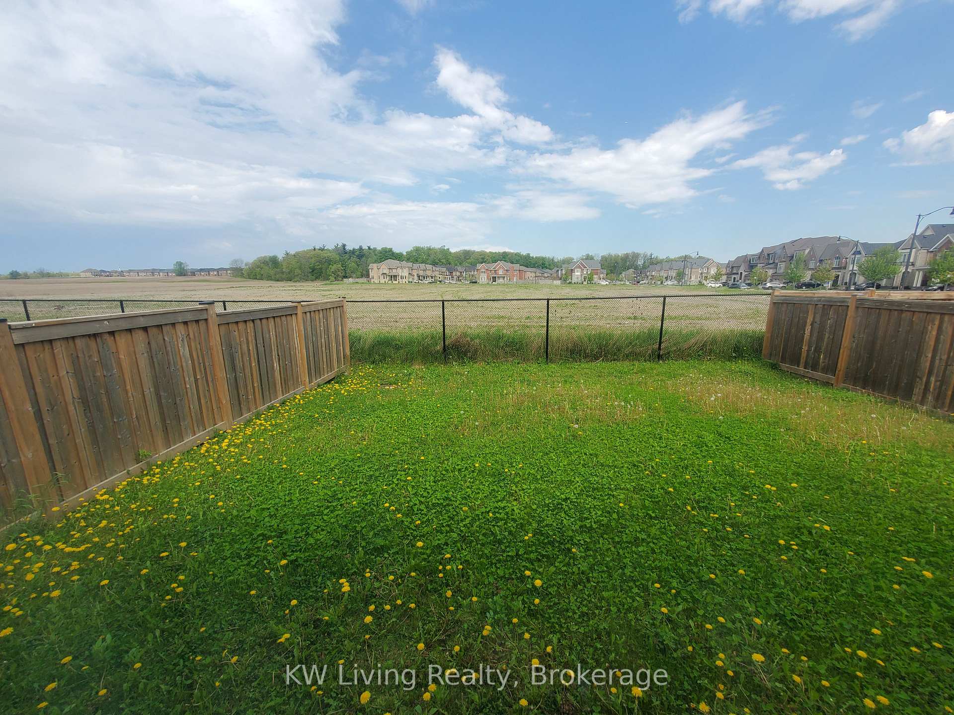 Photo 13 of 175 Rising Hill Ridge, Brampton, Bram West — HOMEH