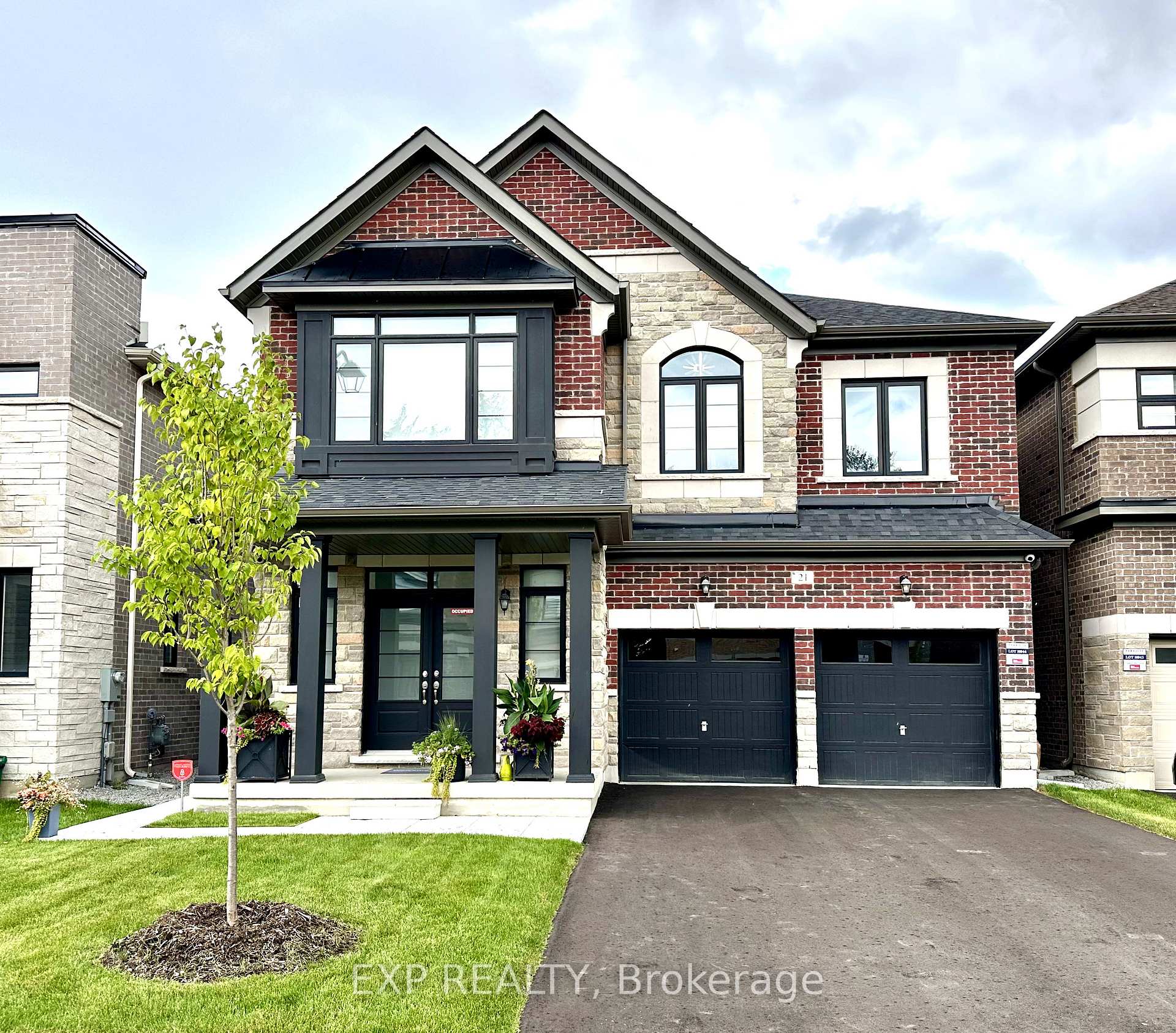 Photo 1 of 21 Coldwell Bay Circle, Vaughan, Kleinburg — HOMEH