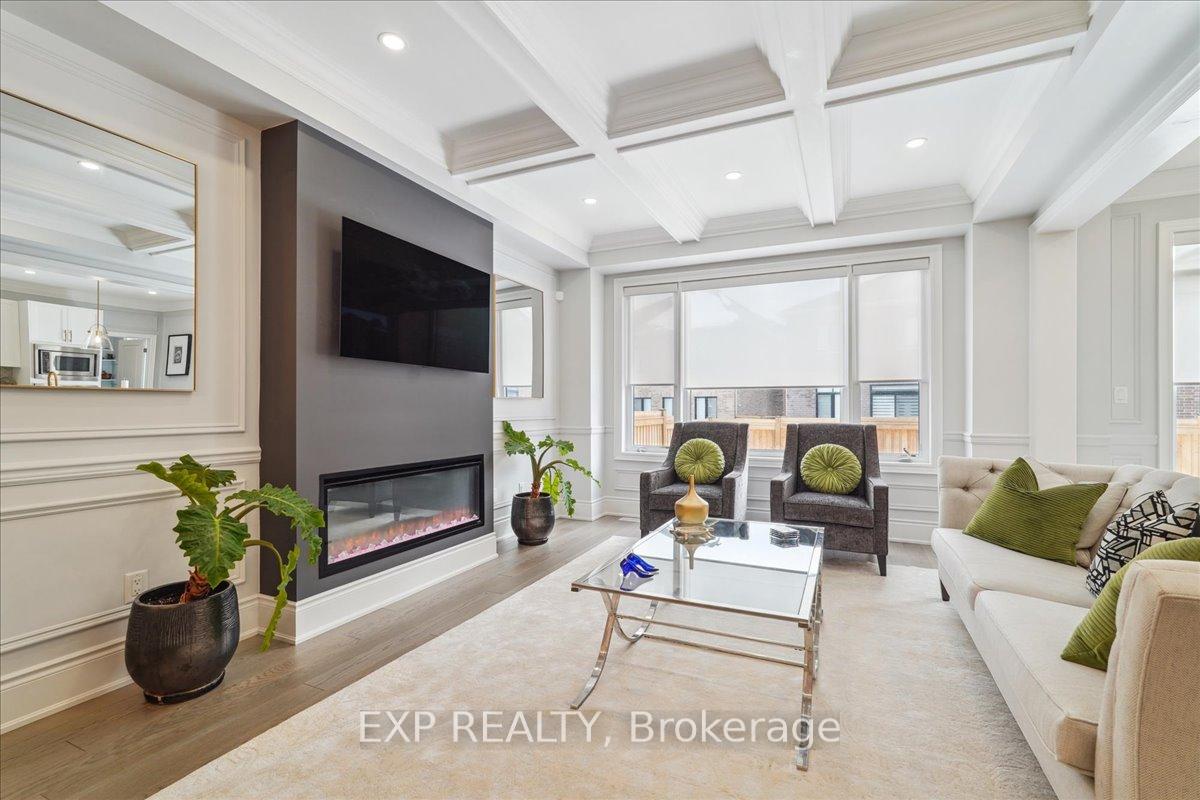 Photo 12 of 21 Coldwell Bay Circle, Vaughan, Kleinburg — HOMEH
