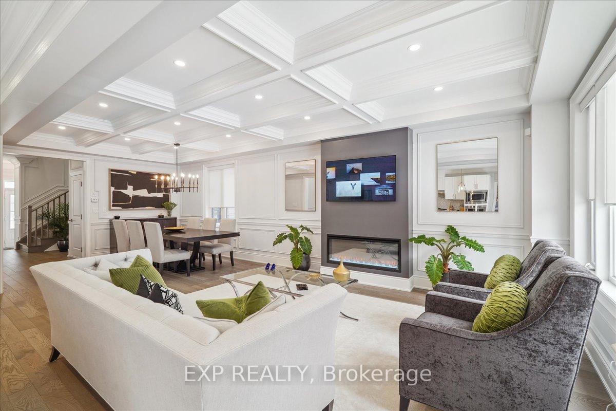 Photo 14 of 21 Coldwell Bay Circle, Vaughan, Kleinburg — HOMEH