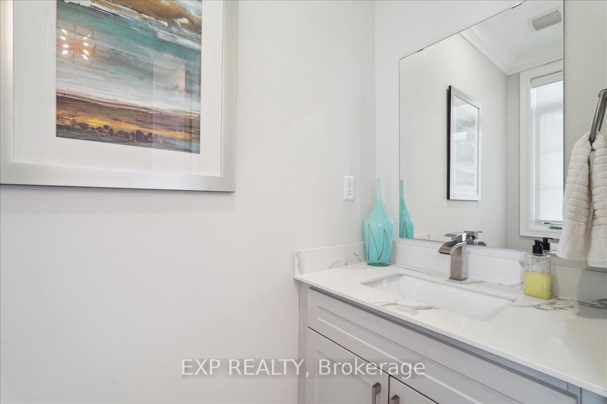 Photo 17 of 21 Coldwell Bay Circle, Vaughan, Kleinburg — HOMEH