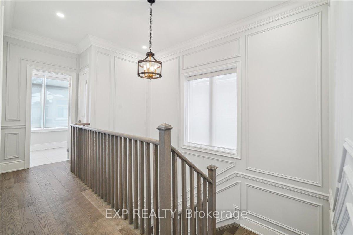 Photo 18 of 21 Coldwell Bay Circle, Vaughan, Kleinburg — HOMEH