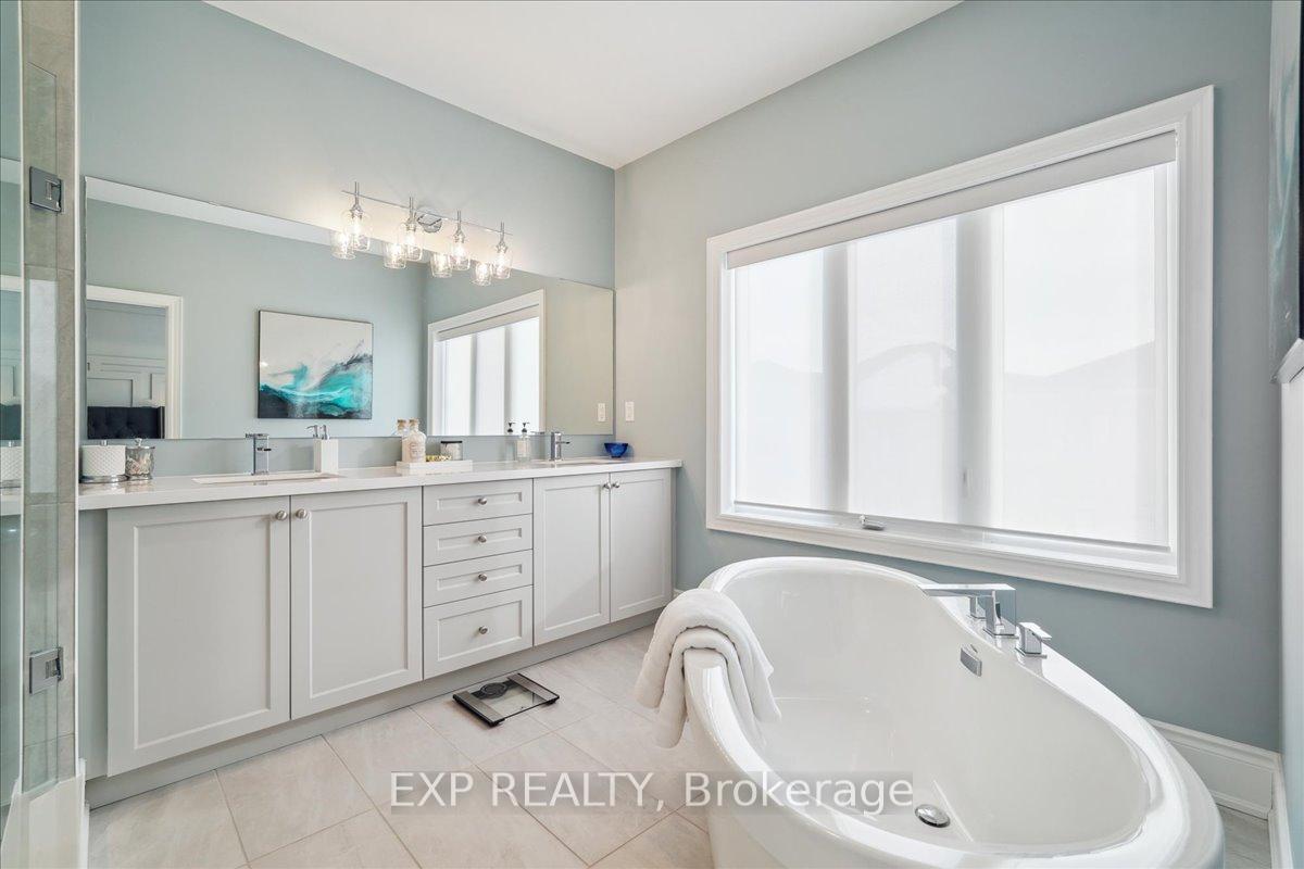 Photo 22 of 21 Coldwell Bay Circle, Vaughan, Kleinburg — HOMEH