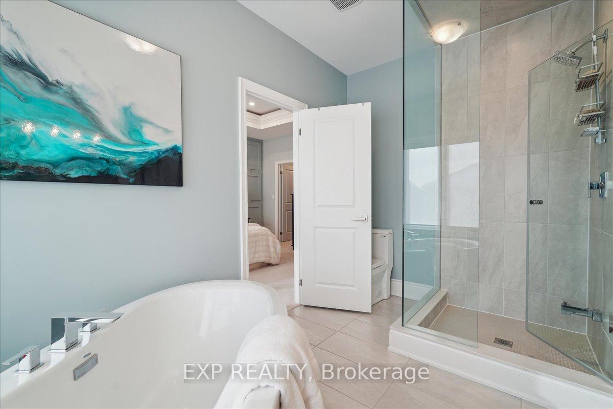 Photo 23 of 21 Coldwell Bay Circle, Vaughan, Kleinburg — HOMEH