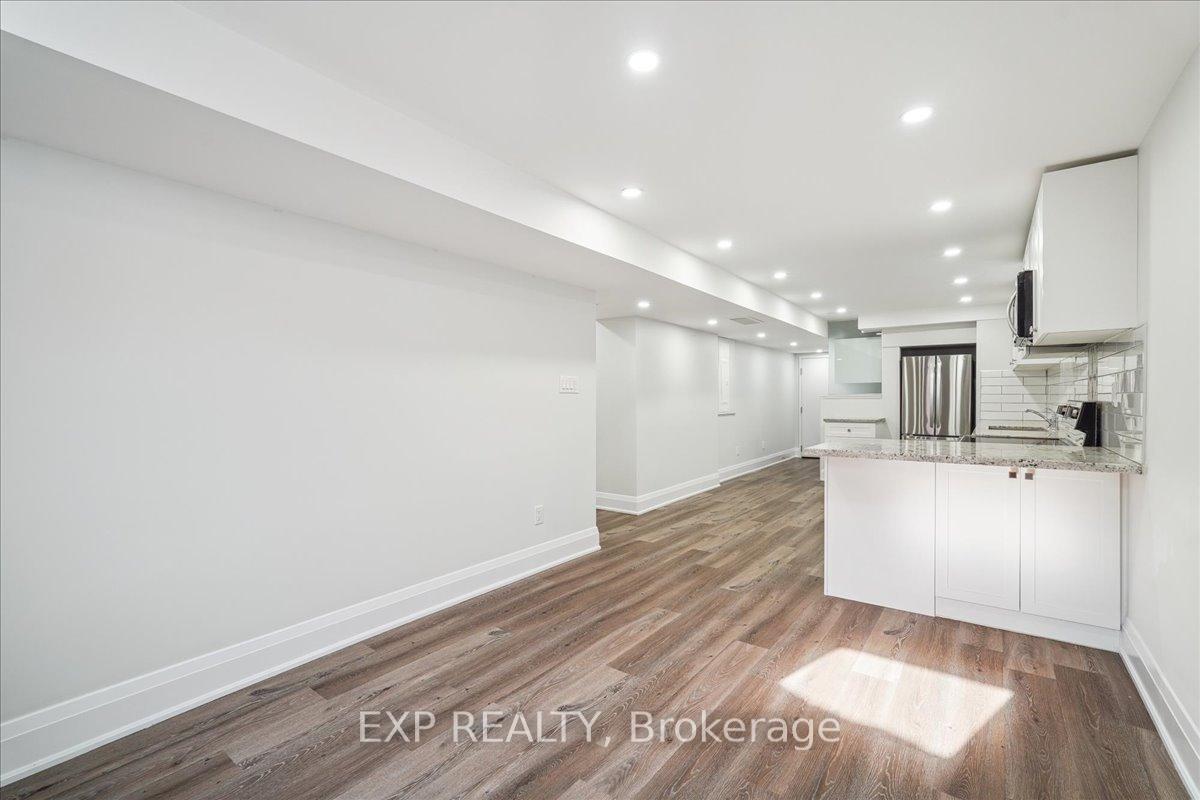 Photo 41 of 21 Coldwell Bay Circle, Vaughan, Kleinburg — HOMEH