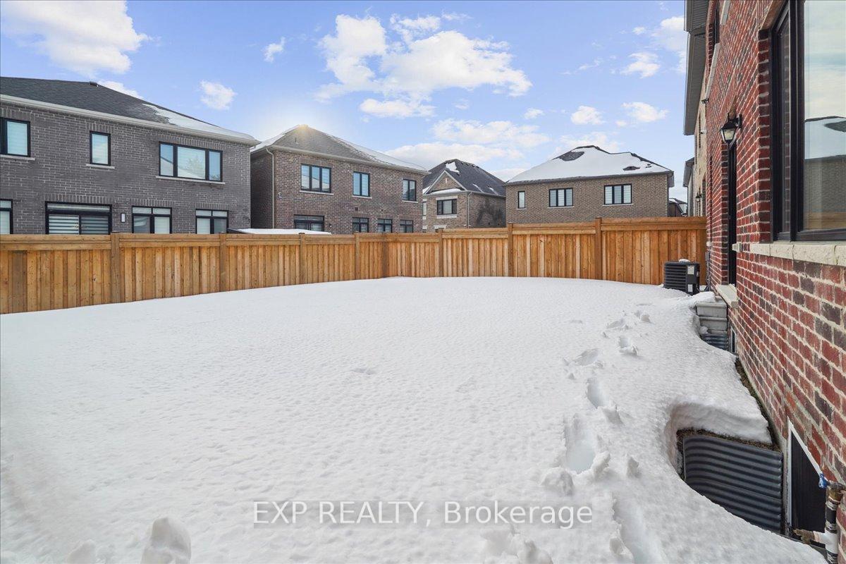 Photo 49 of 21 Coldwell Bay Circle, Vaughan, Kleinburg — HOMEH