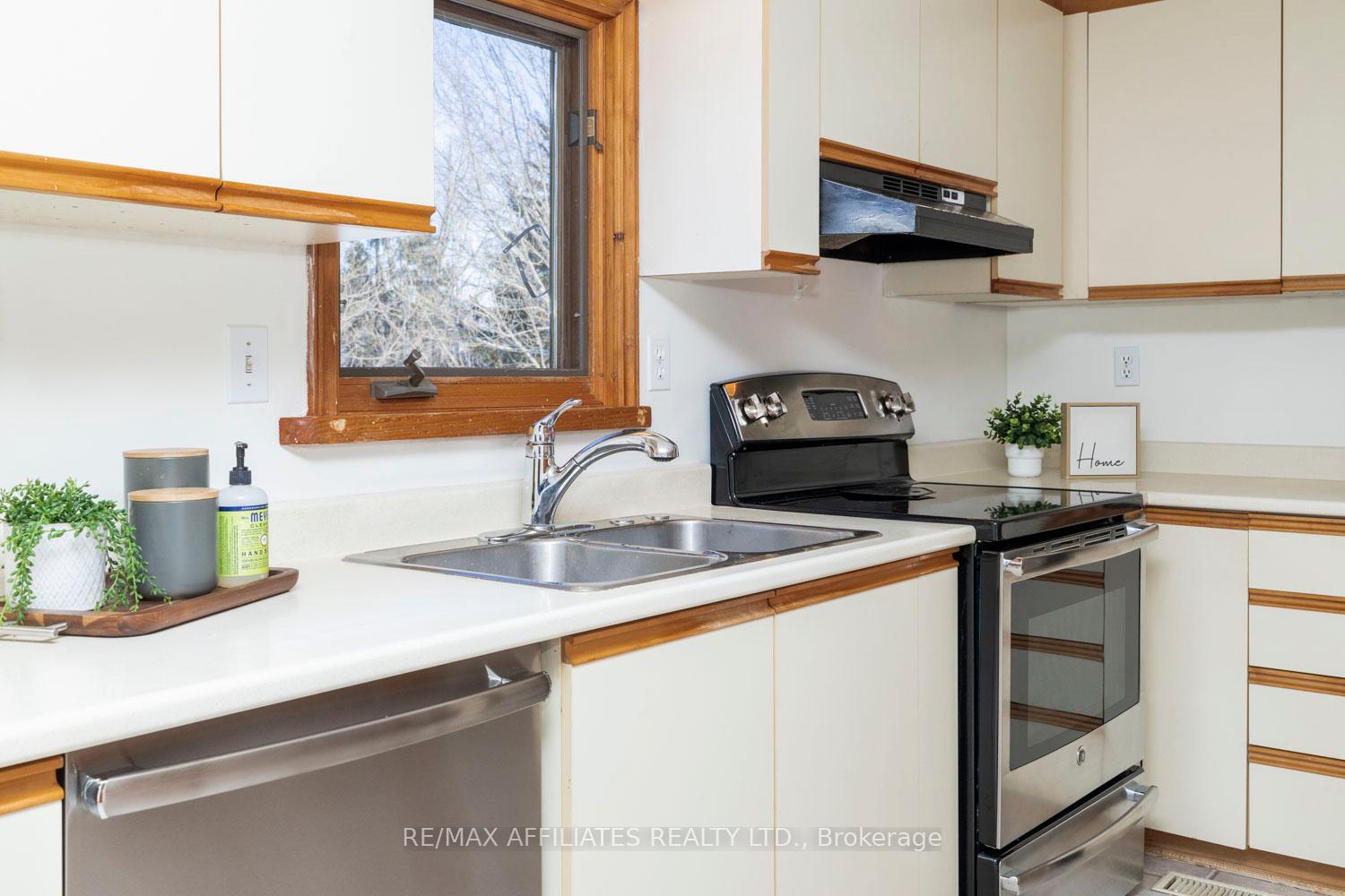 Photo 10 of 2027 6th Line, Beckwith, Beckwith Twp — HOMEH