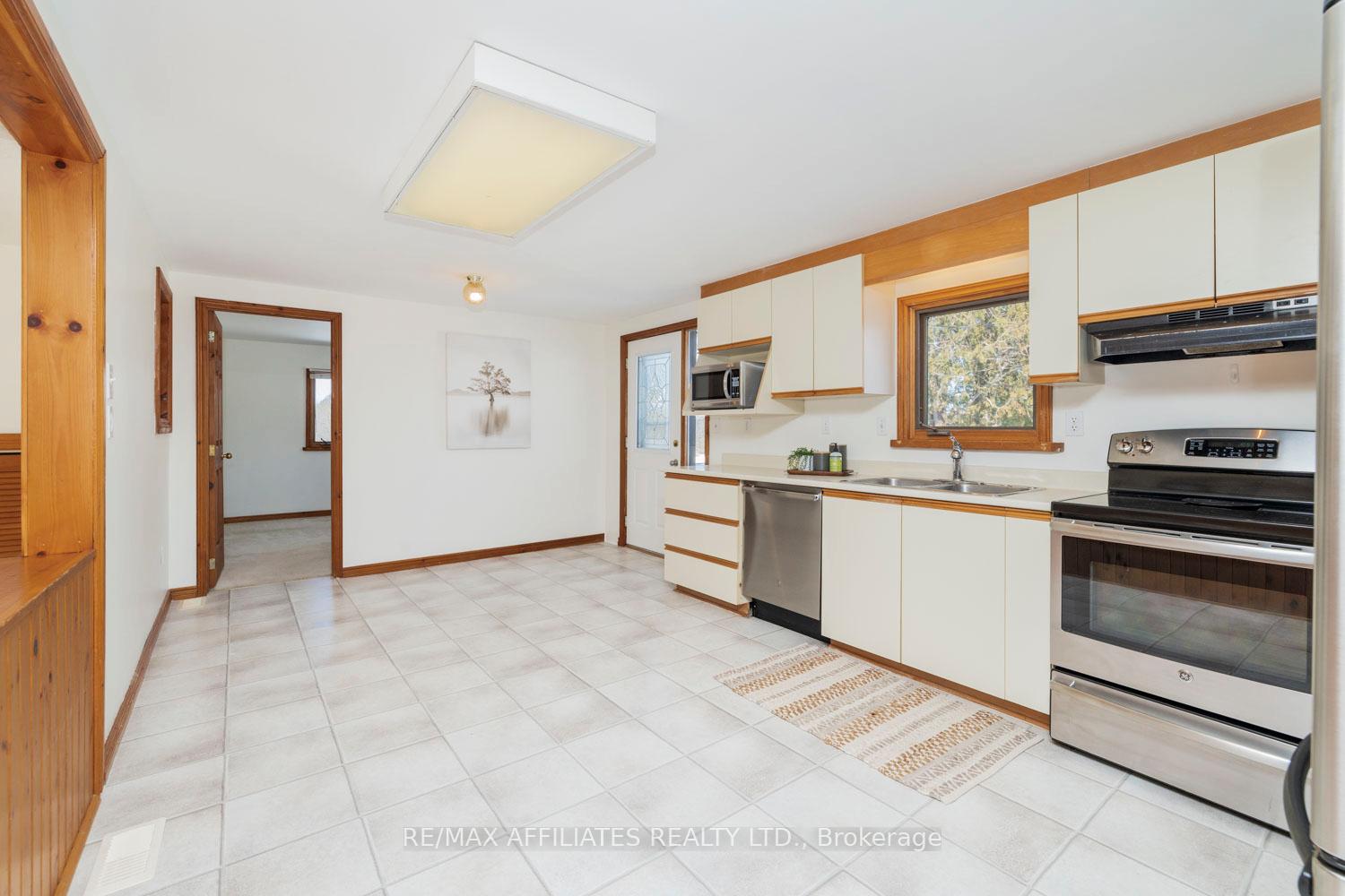 Photo 12 of 2027 6th Line, Beckwith, Beckwith Twp — HOMEH
