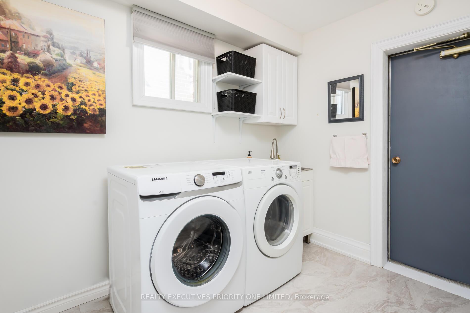 Photo 9 of 104 Lamar Street, Vaughan, Maple — HOMEH