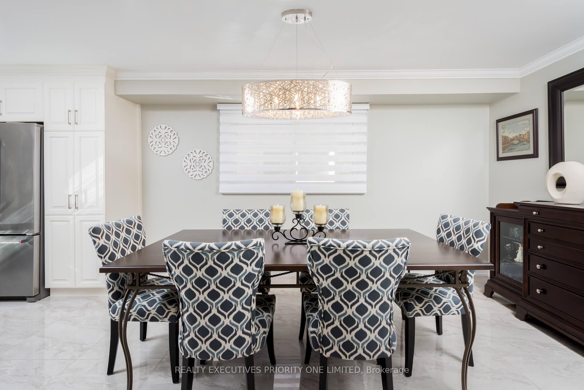 Photo 10 of 104 Lamar Street, Vaughan, Maple — HOMEH