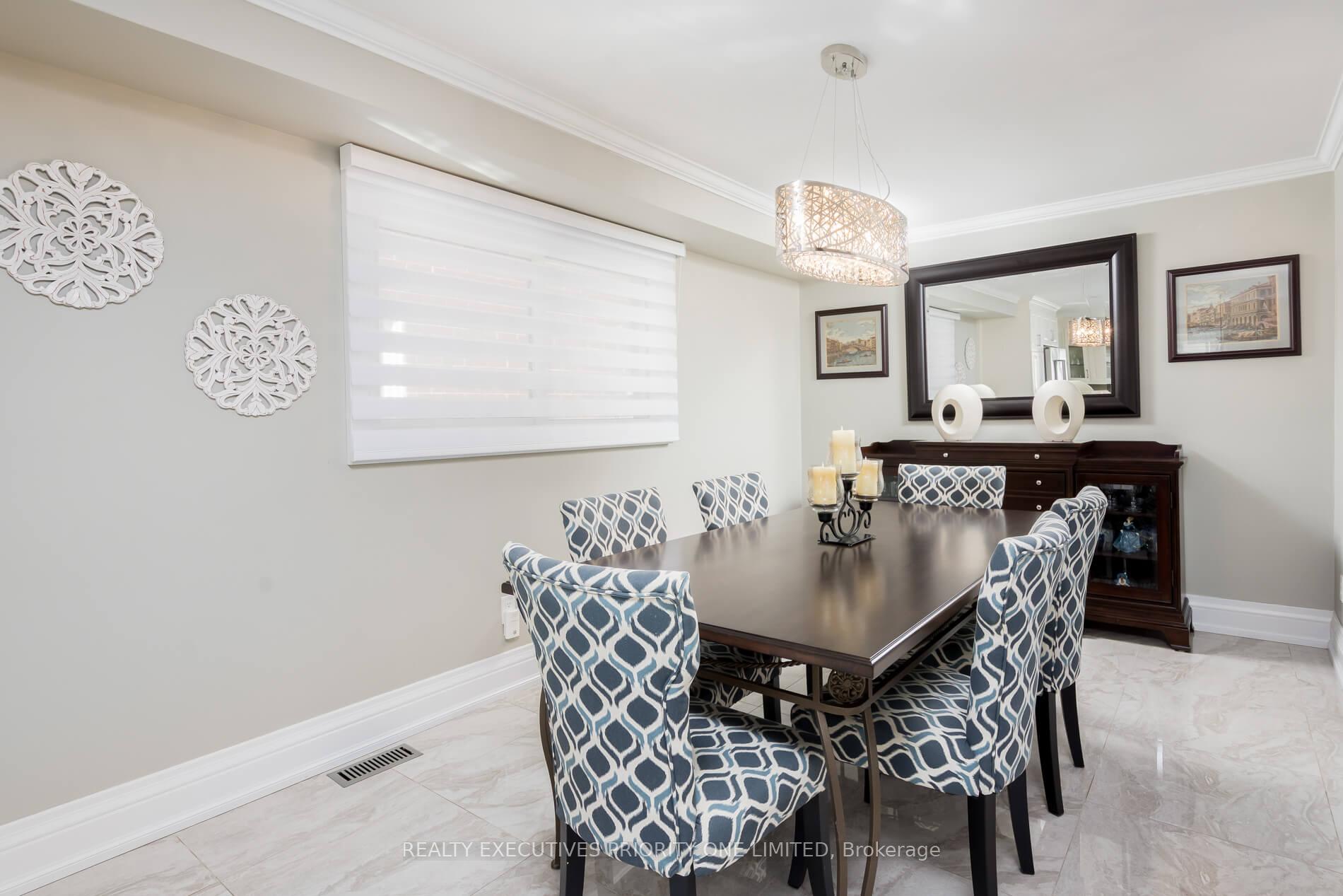 Photo 11 of 104 Lamar Street, Vaughan, Maple — HOMEH