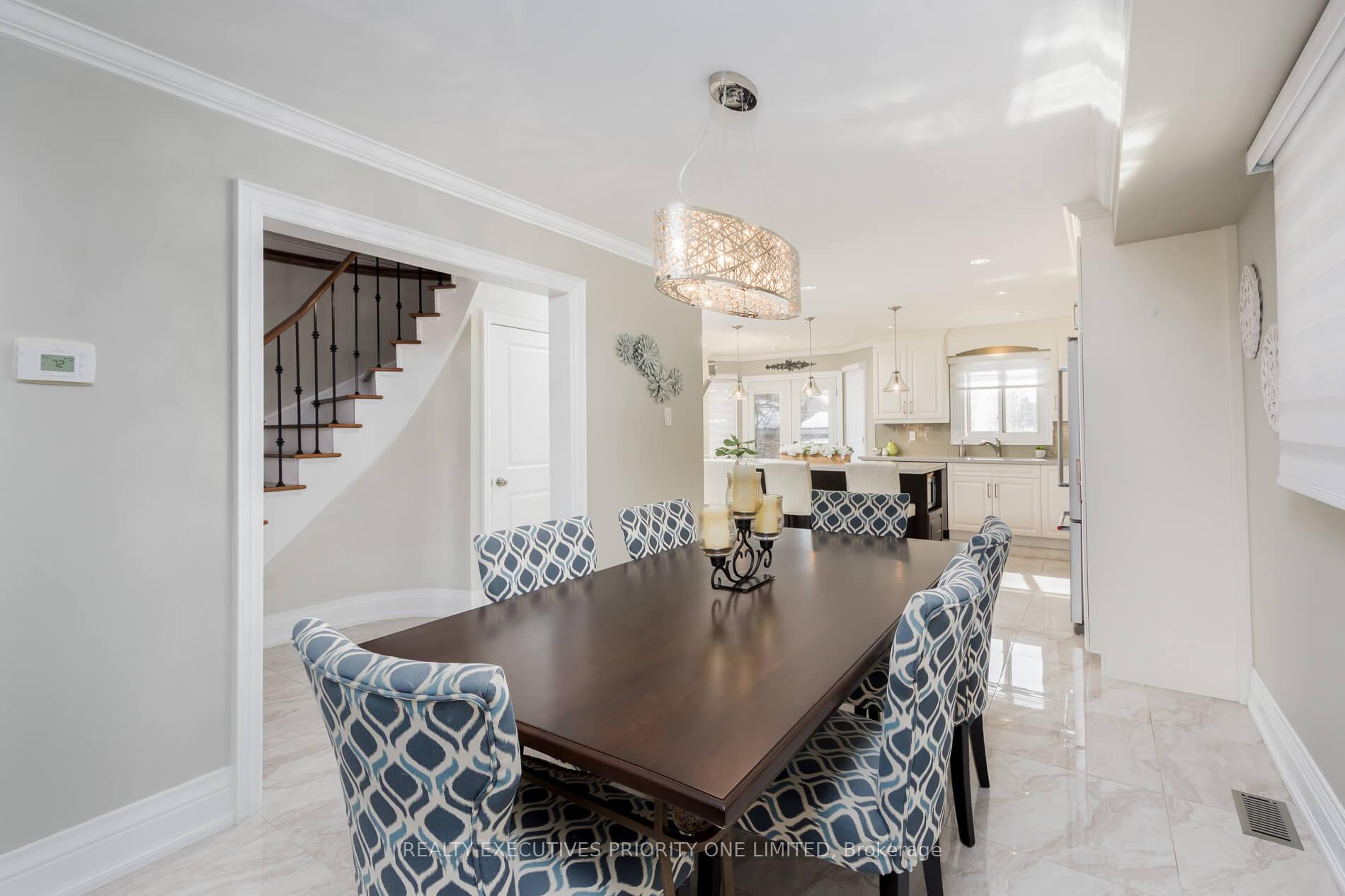 Photo 12 of 104 Lamar Street, Vaughan, Maple — HOMEH