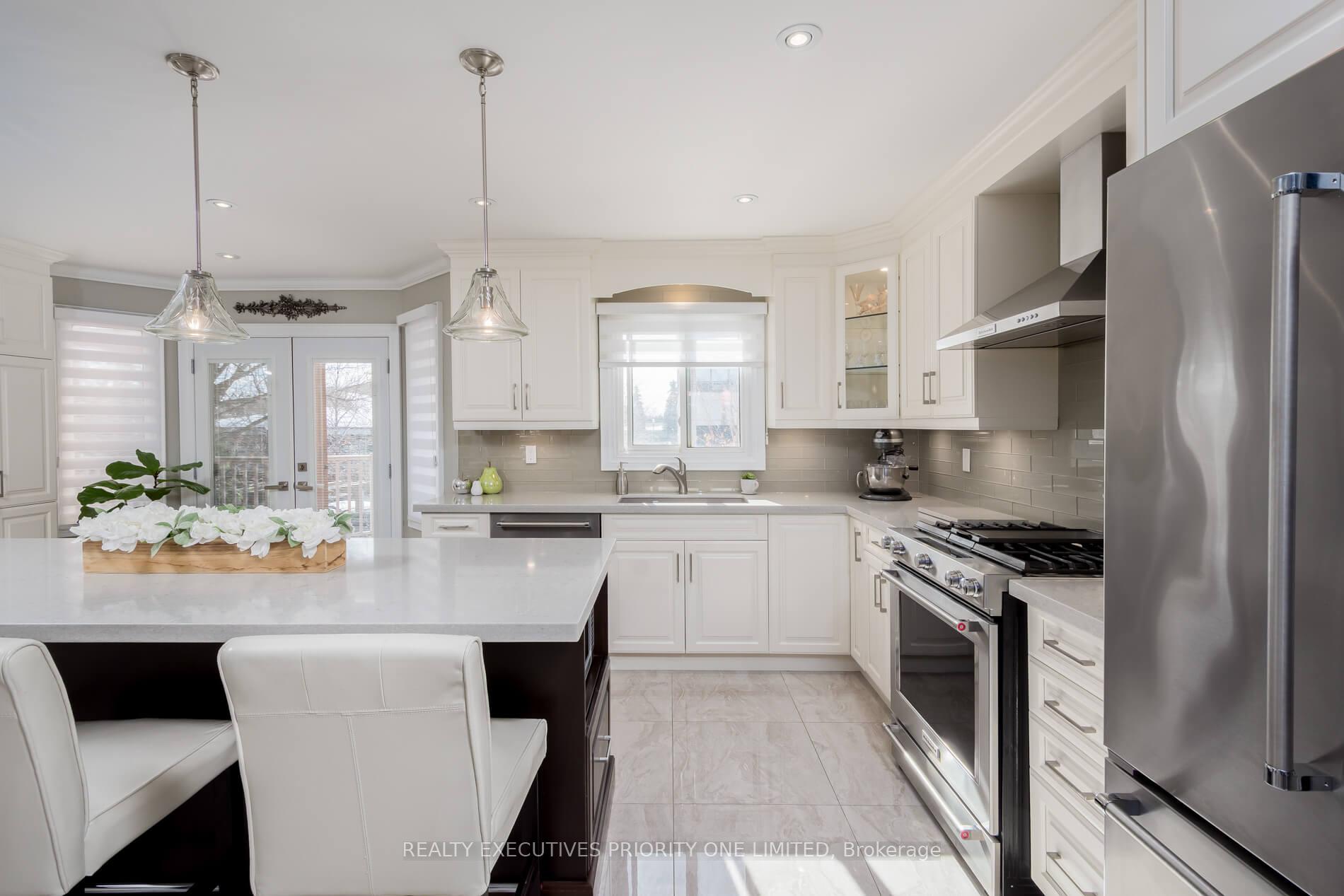Photo 13 of 104 Lamar Street, Vaughan, Maple — HOMEH