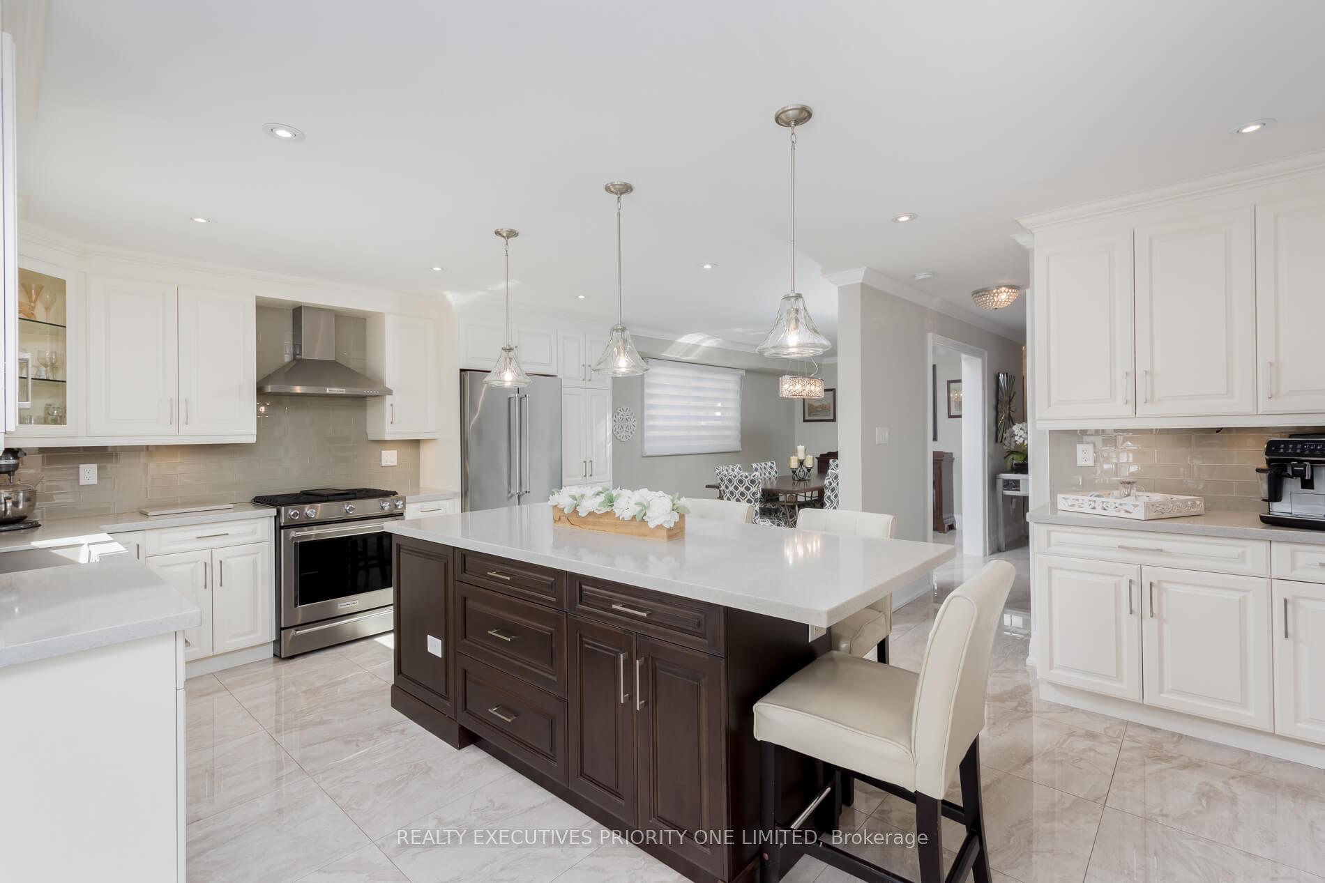 Photo 15 of 104 Lamar Street, Vaughan, Maple — HOMEH