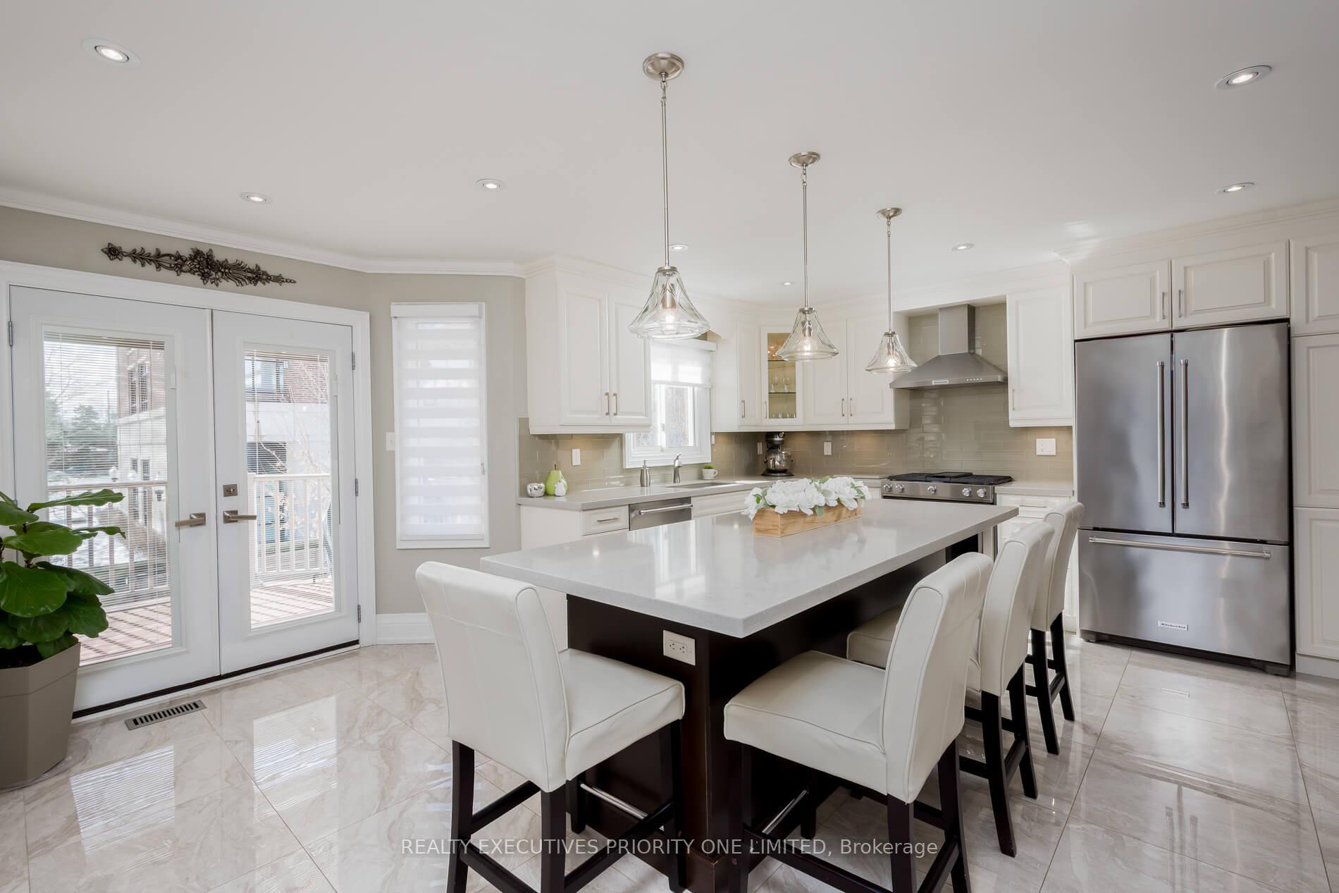 Photo 17 of 104 Lamar Street, Vaughan, Maple — HOMEH