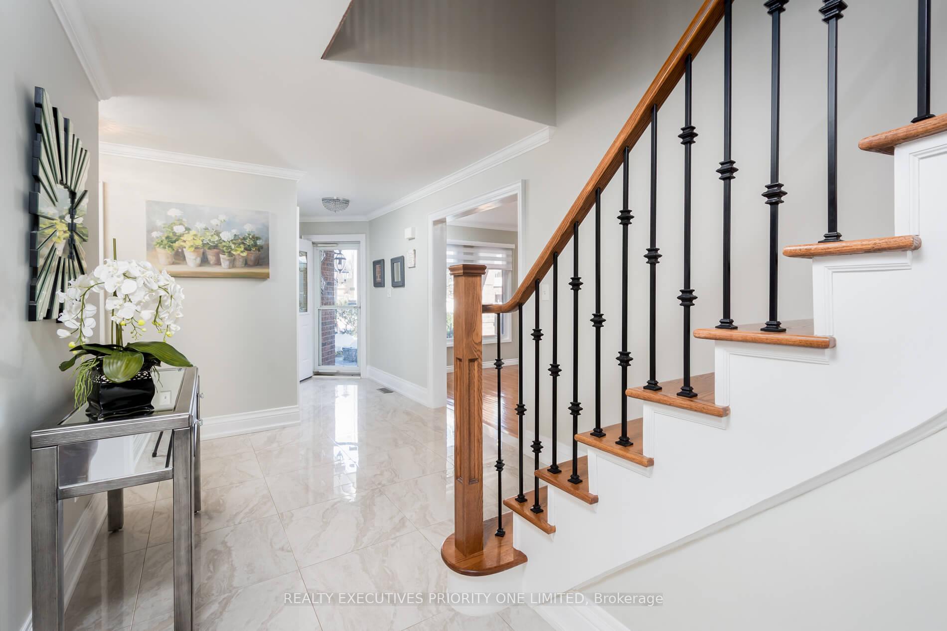 Photo 20 of 104 Lamar Street, Vaughan, Maple — HOMEH