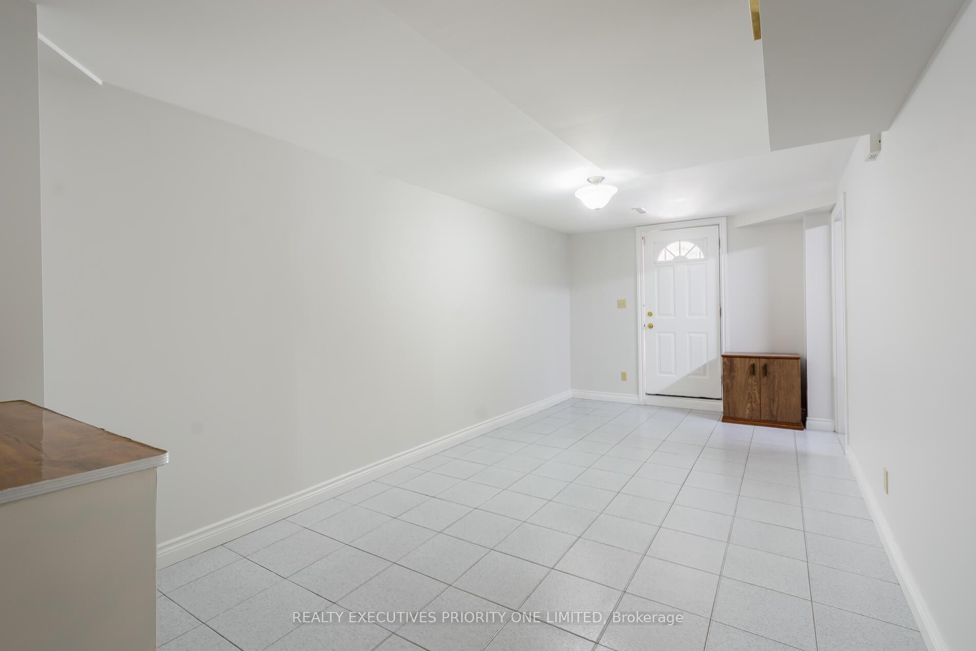Photo 36 of 104 Lamar Street, Vaughan, Maple — HOMEH