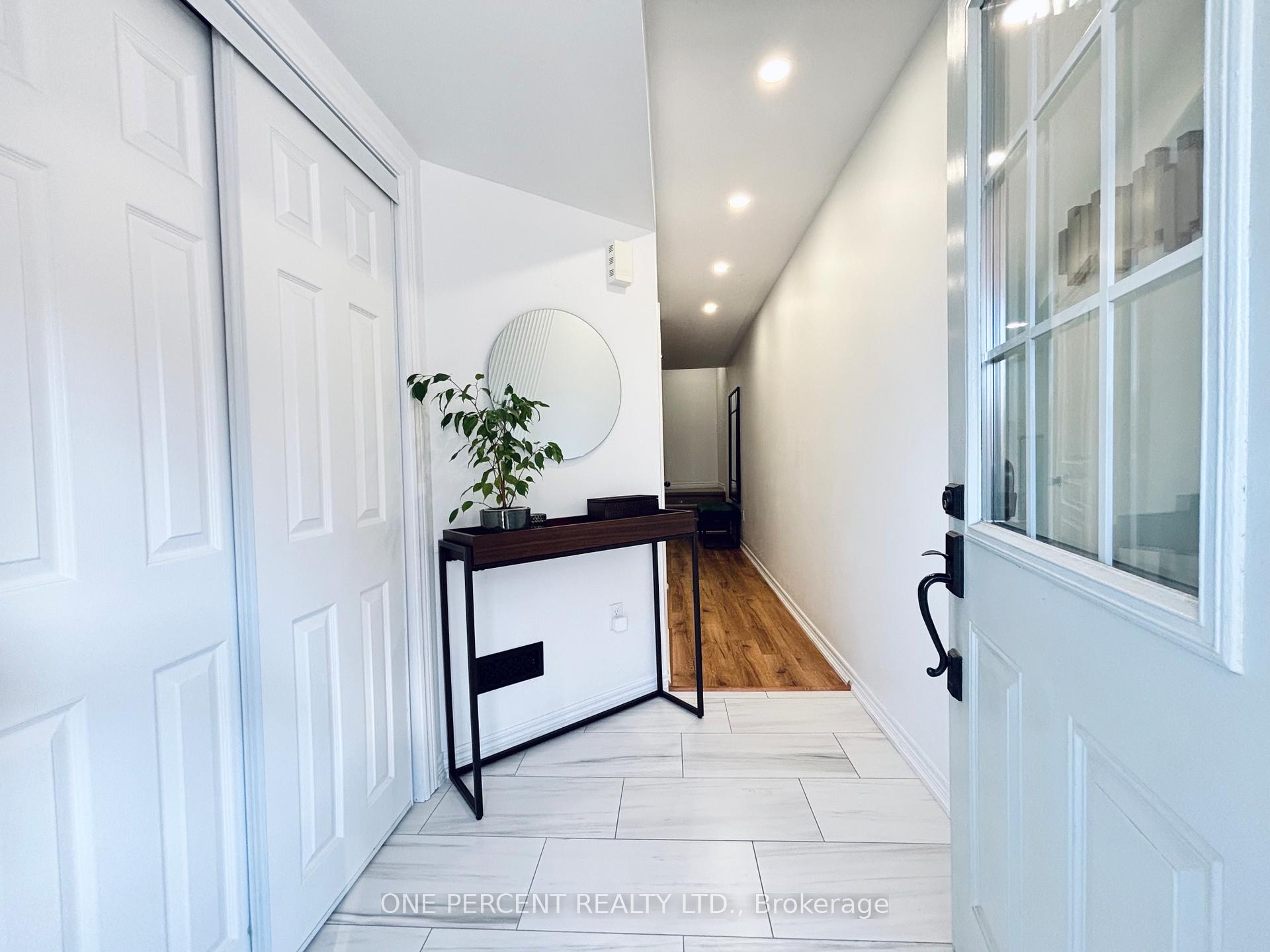 Photo 2 of Unit 21, 54 Nisbet Boulevard, Hamilton, Waterdown — HOMEH