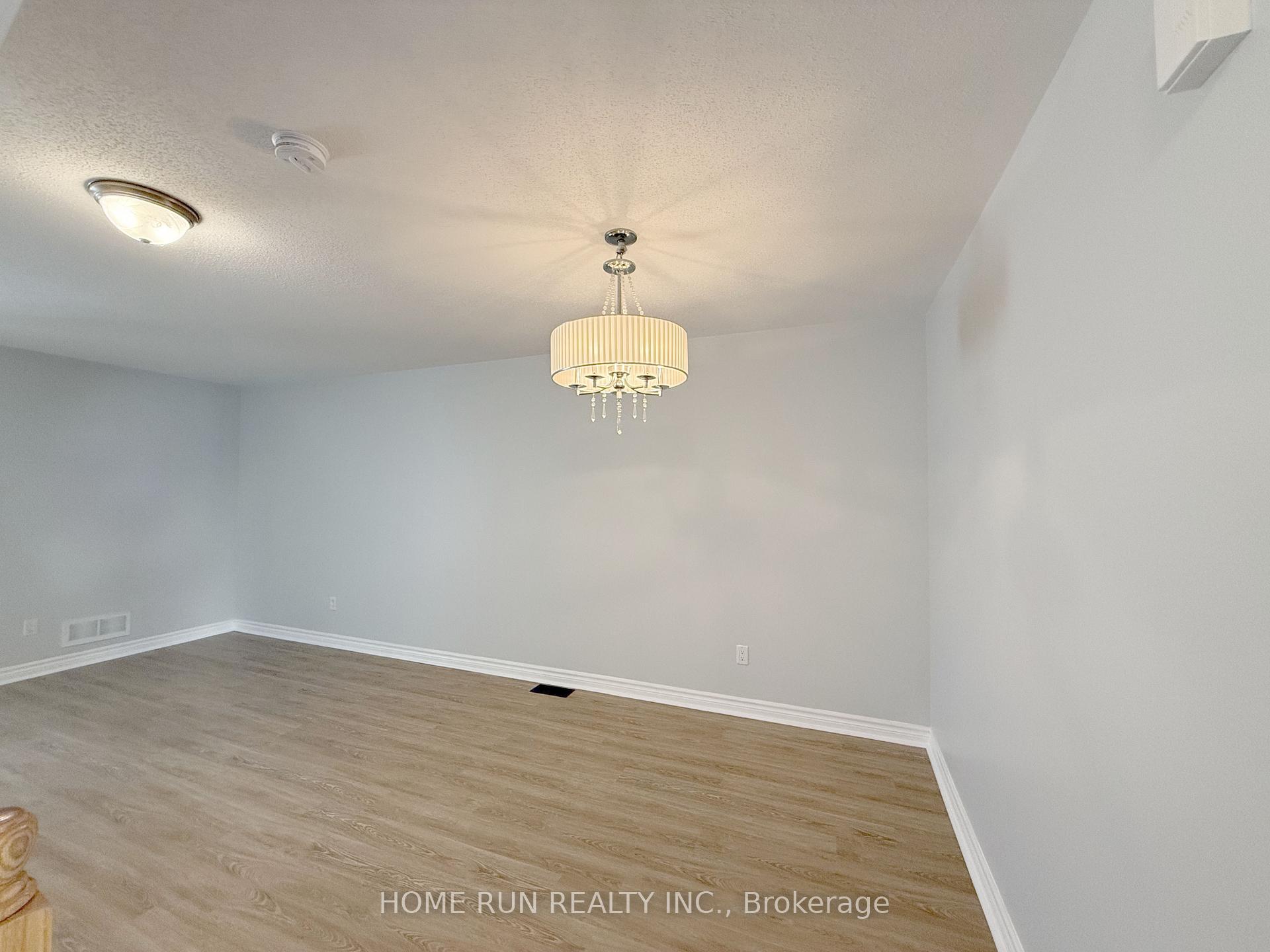 Photo 4 of 334 Foxridge Way, Ottawa, Barrhaven - Strandherd — HOMEH