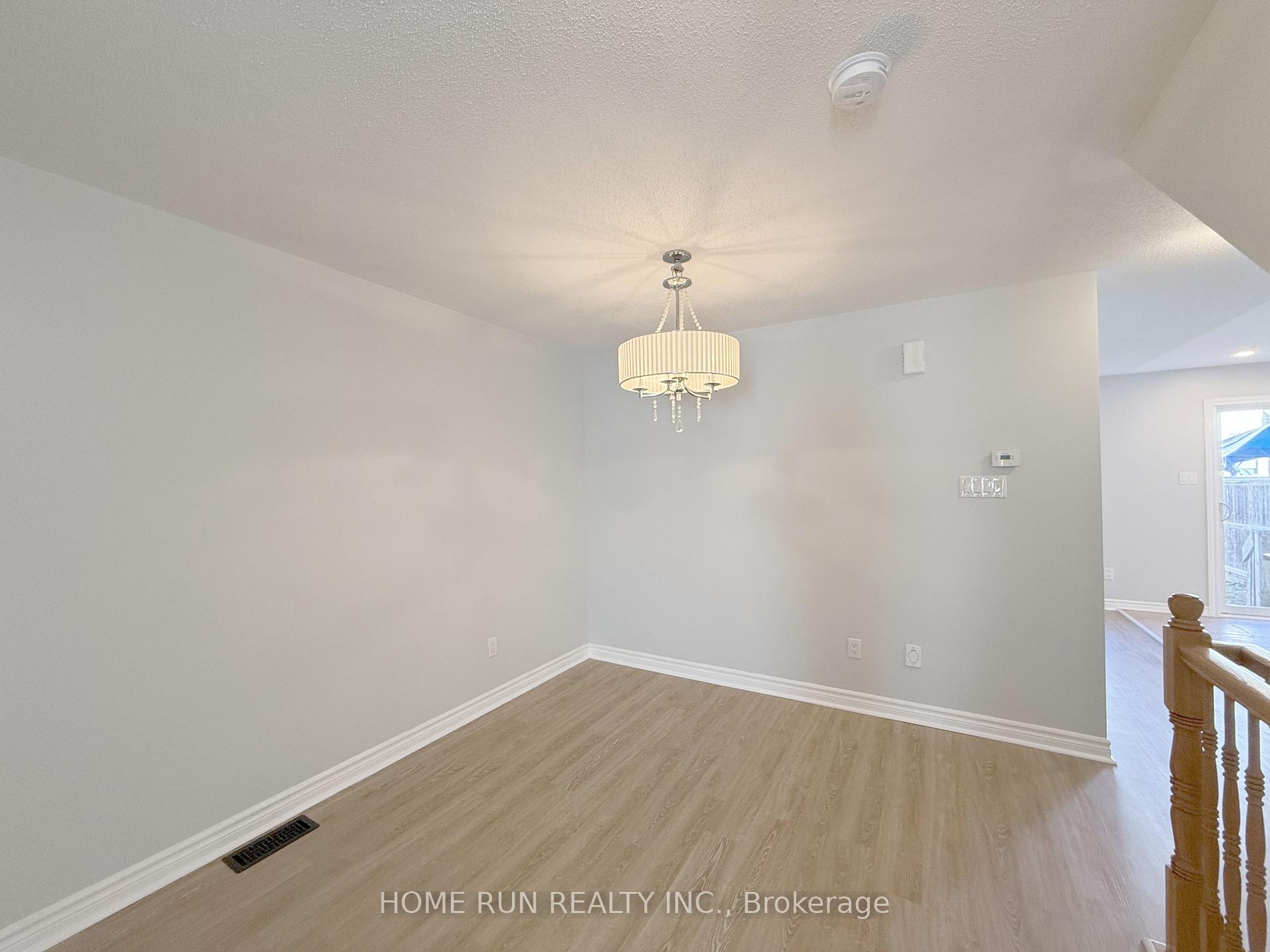 Photo 5 of 334 Foxridge Way, Ottawa, Barrhaven - Strandherd — HOMEH