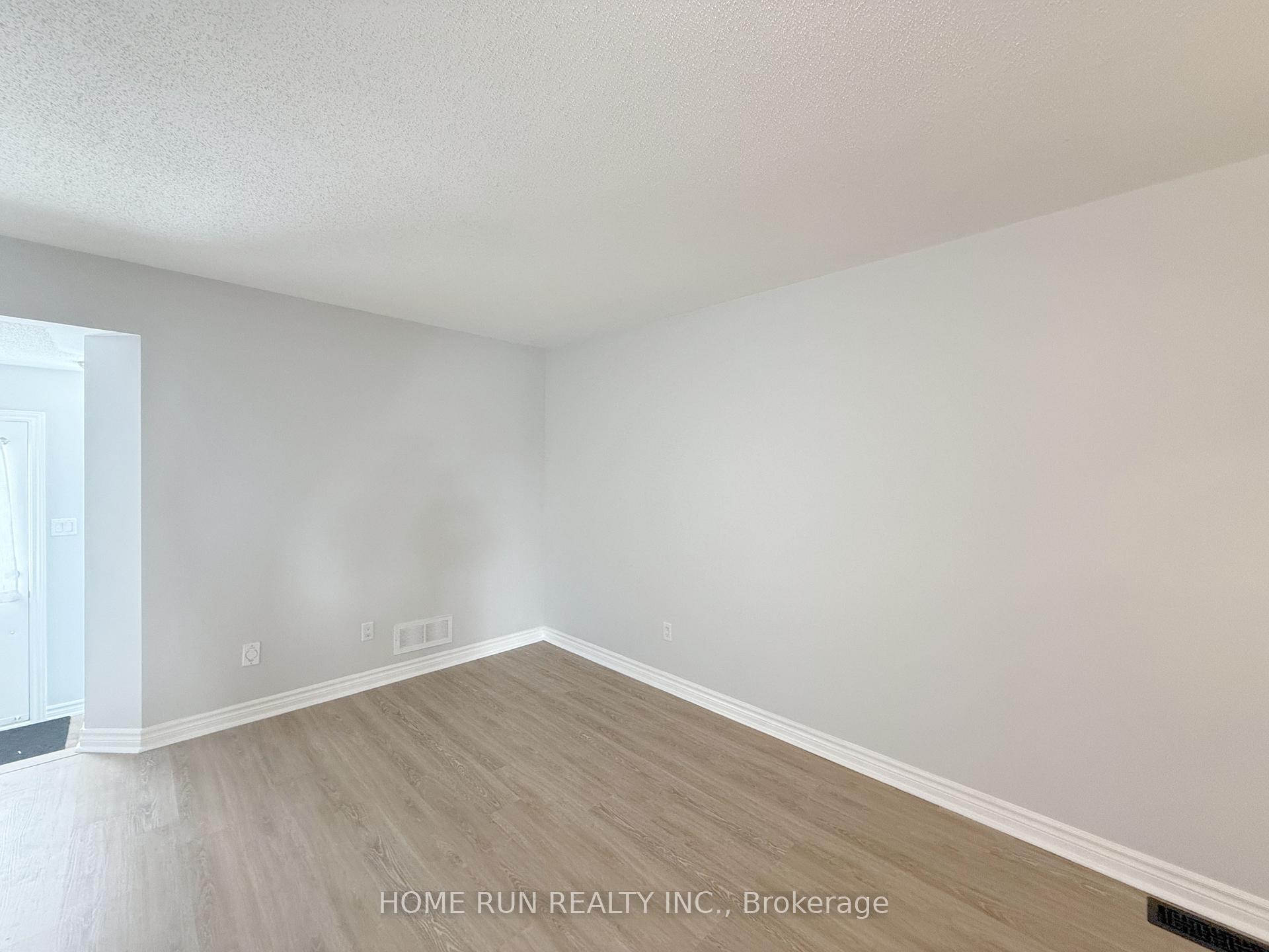 Photo 6 of 334 Foxridge Way, Ottawa, Barrhaven - Strandherd — HOMEH