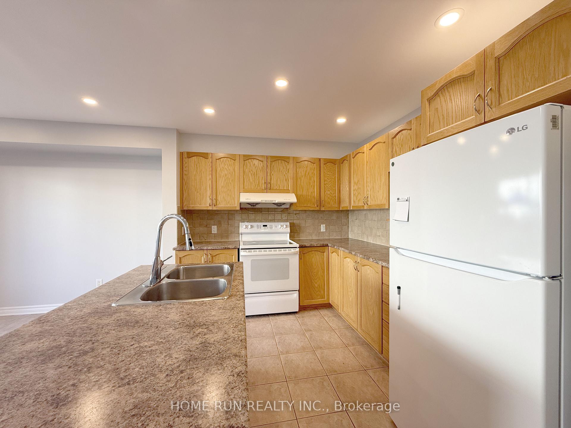 Photo 7 of 334 Foxridge Way, Ottawa, Barrhaven - Strandherd — HOMEH