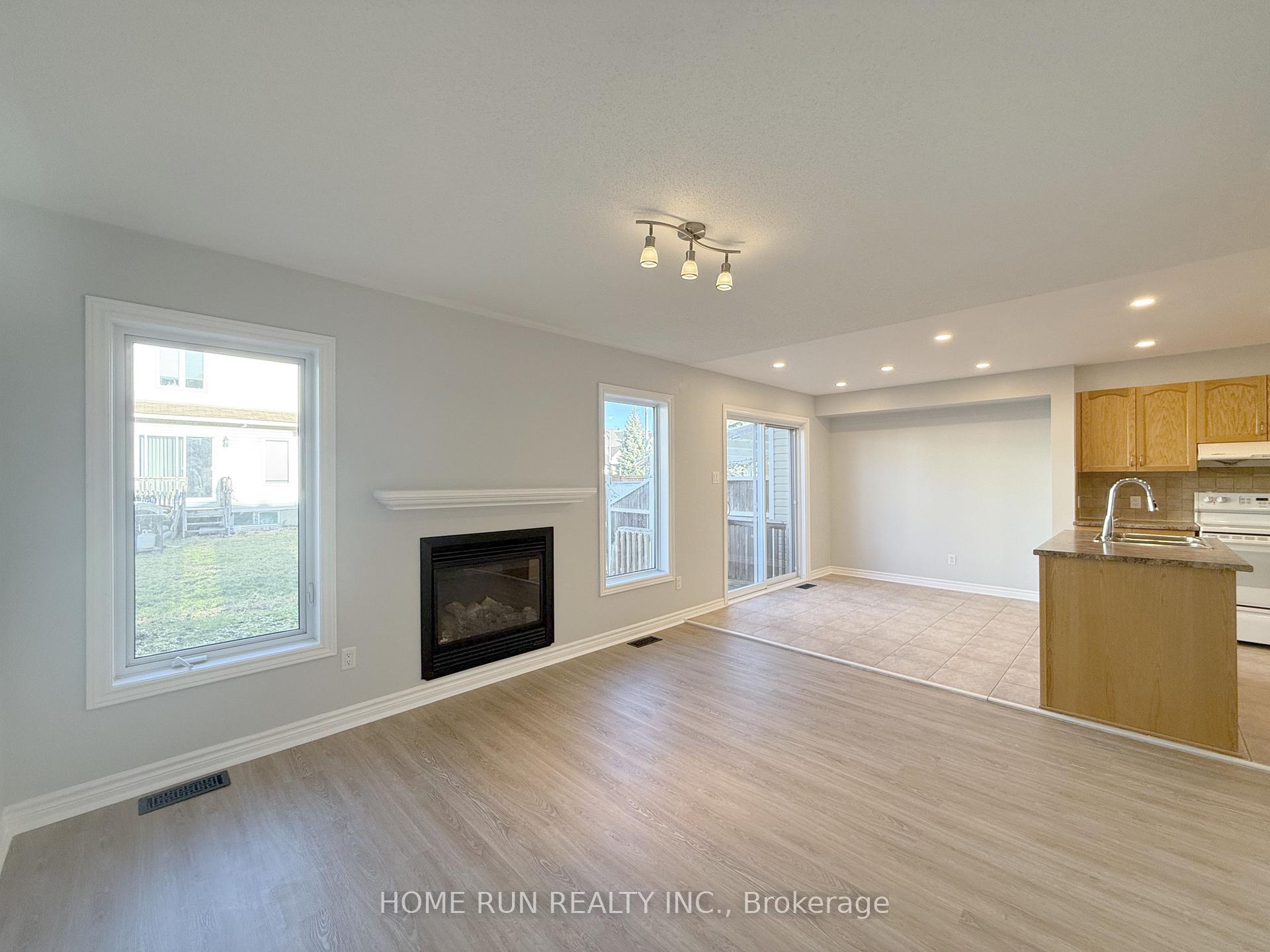 Photo 8 of 334 Foxridge Way, Ottawa, Barrhaven - Strandherd — HOMEH