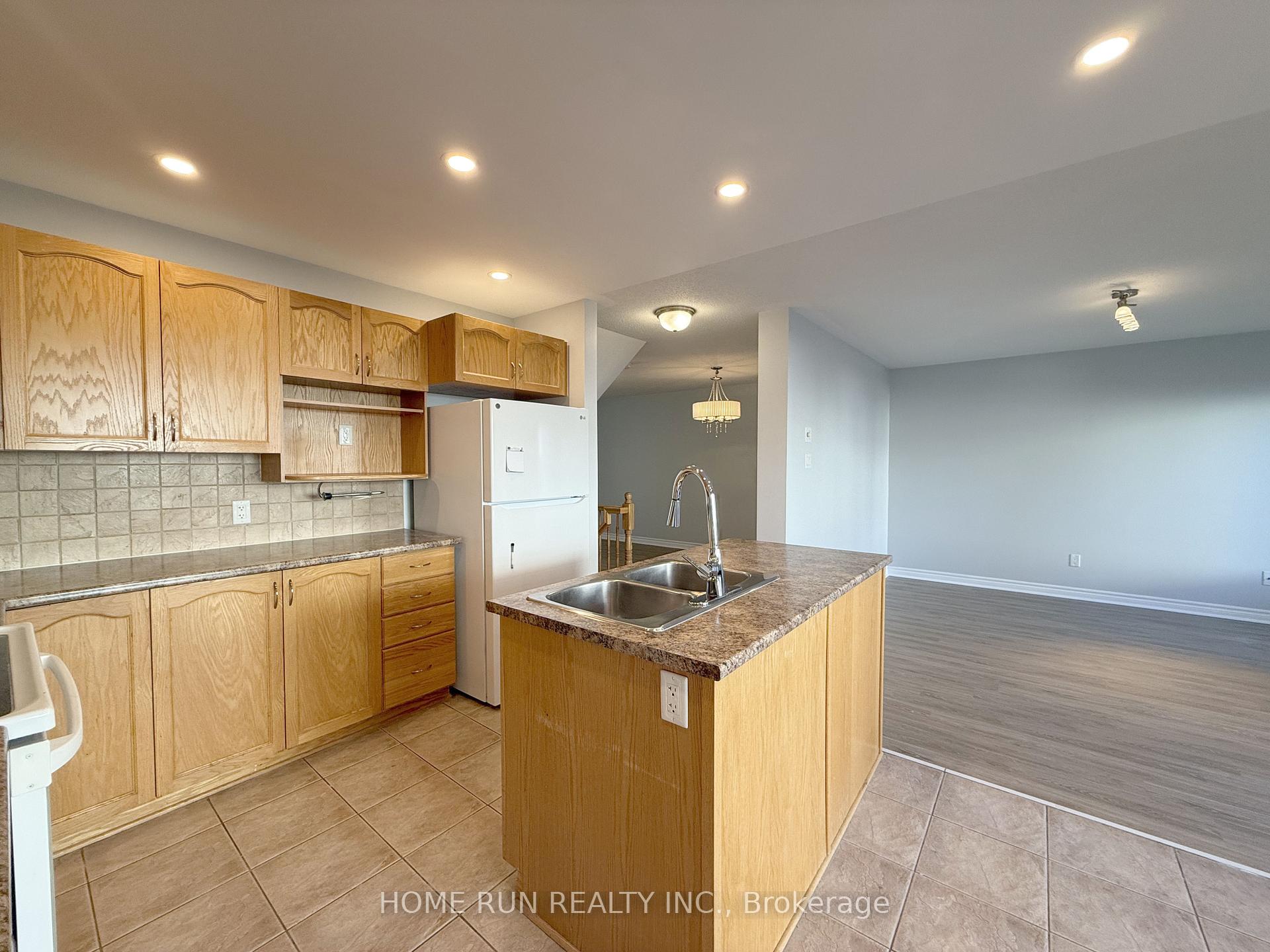 Photo 9 of 334 Foxridge Way, Ottawa, Barrhaven - Strandherd — HOMEH