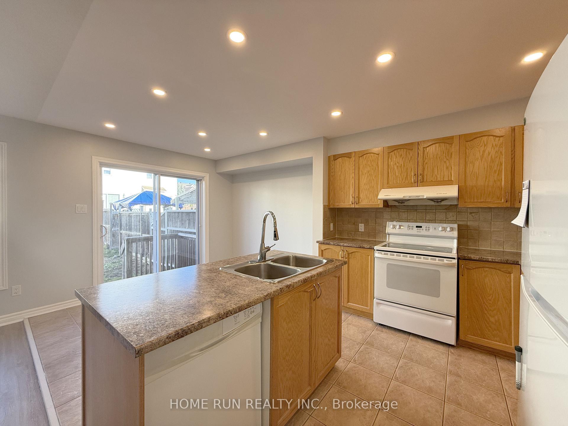 Photo 11 of 334 Foxridge Way, Ottawa, Barrhaven - Strandherd — HOMEH