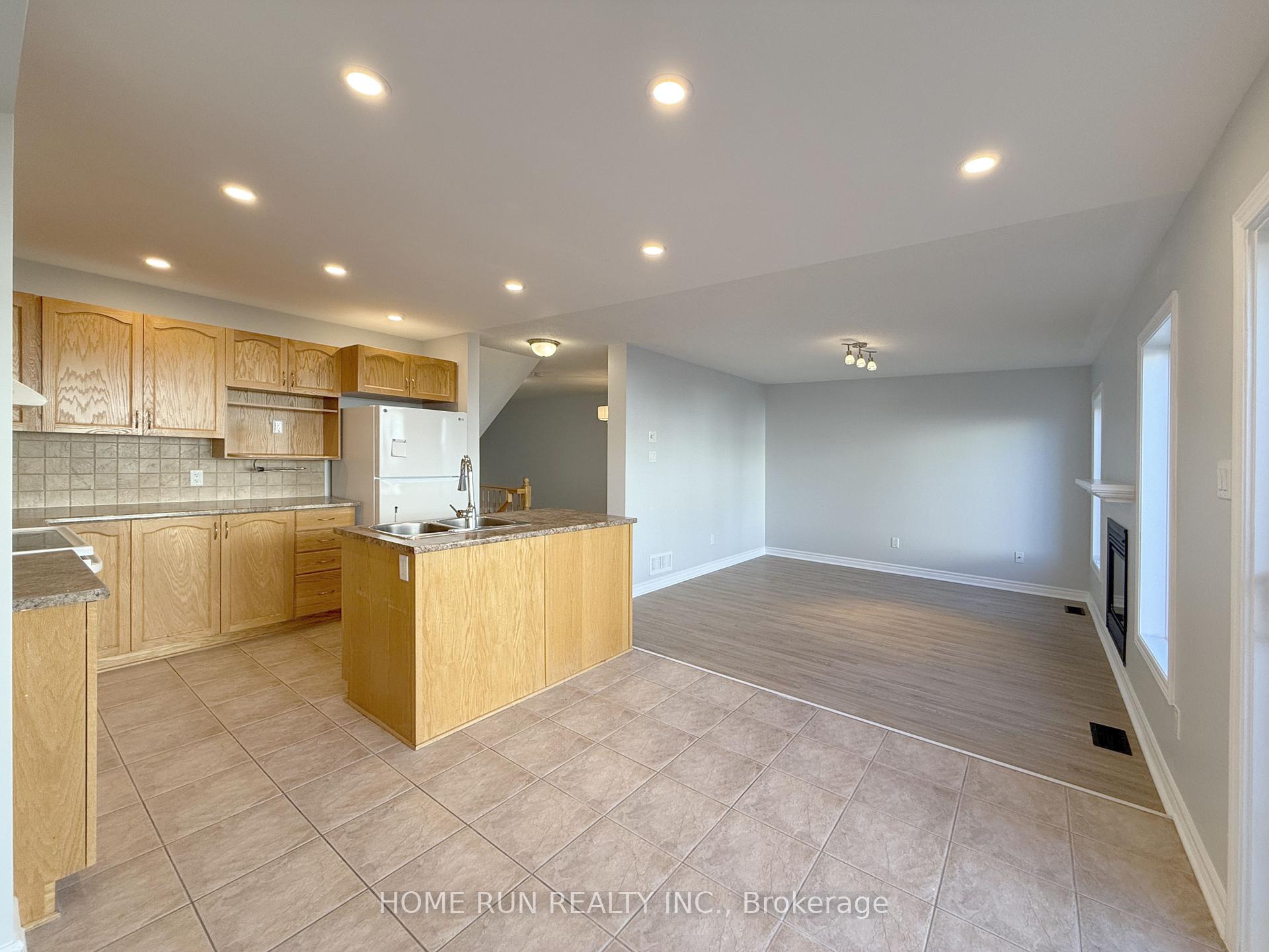 Photo 12 of 334 Foxridge Way, Ottawa, Barrhaven - Strandherd — HOMEH