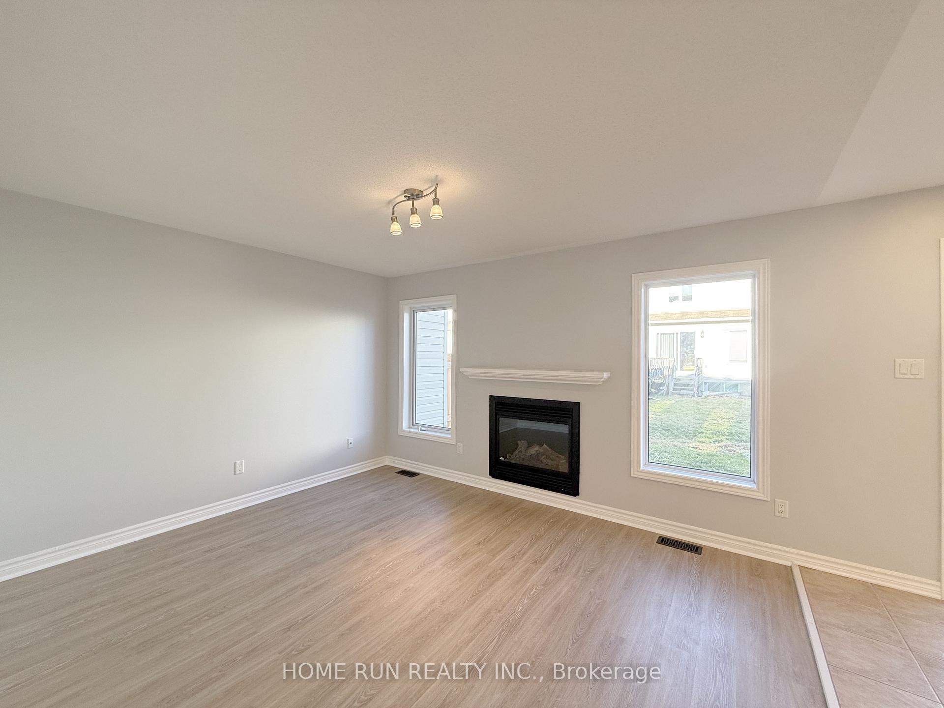 Photo 13 of 334 Foxridge Way, Ottawa, Barrhaven - Strandherd — HOMEH