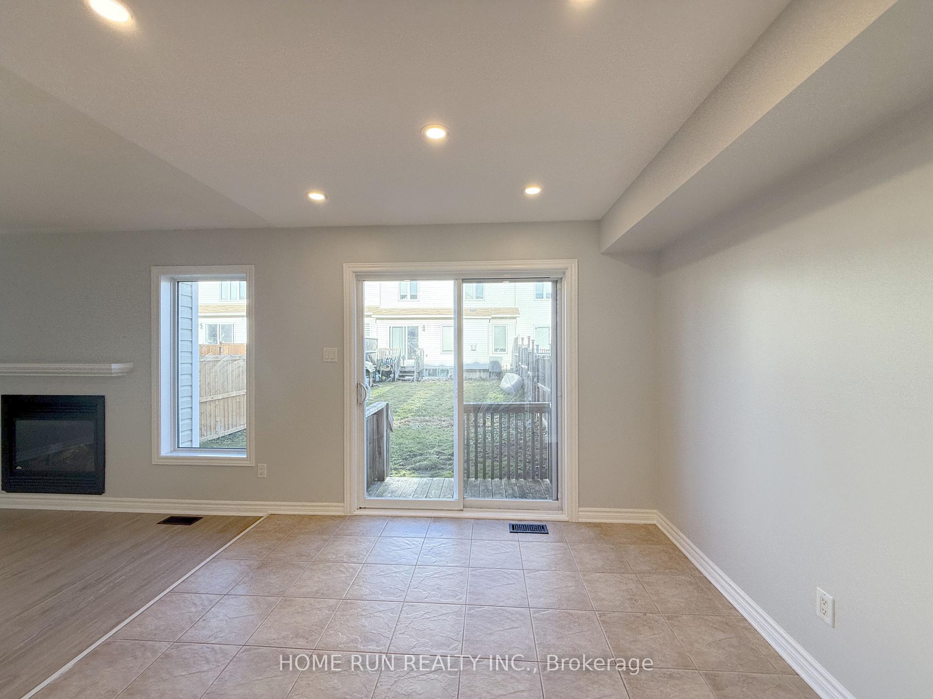 Photo 15 of 334 Foxridge Way, Ottawa, Barrhaven - Strandherd — HOMEH