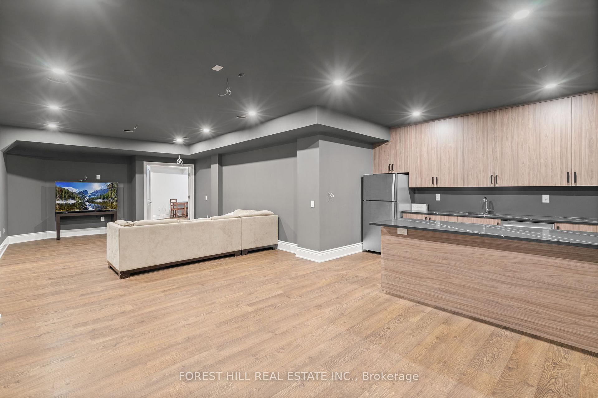 Photo 32 of 108 Lady Jessica Drive, Vaughan, Patterson — HOMEH