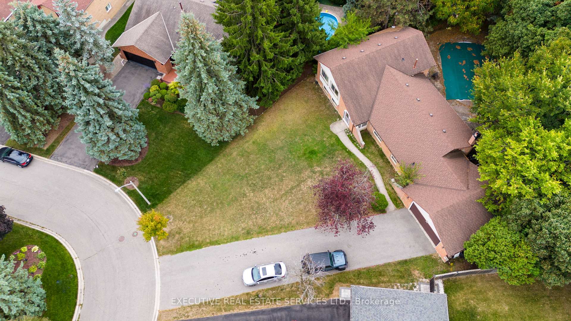 Photo 2 of 26 Wadsworth Circle, Brampton, Snelgrove — HOMEH