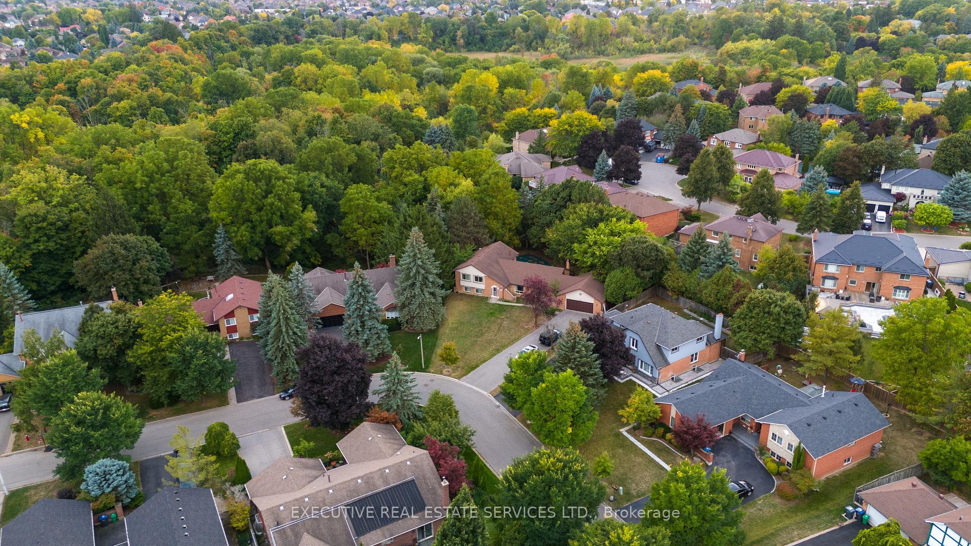 Photo 4 of 26 Wadsworth Circle, Brampton, Snelgrove — HOMEH