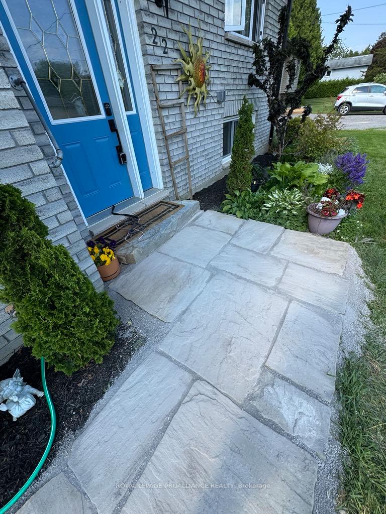 Photo 2 of 22 Butler Street W, Brighton — HOMEH