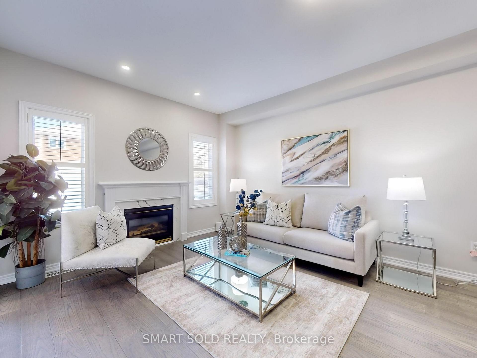 Photo 3 of 20 Sgotto Boulevard, Vaughan, Sonoma Heights — HOMEH