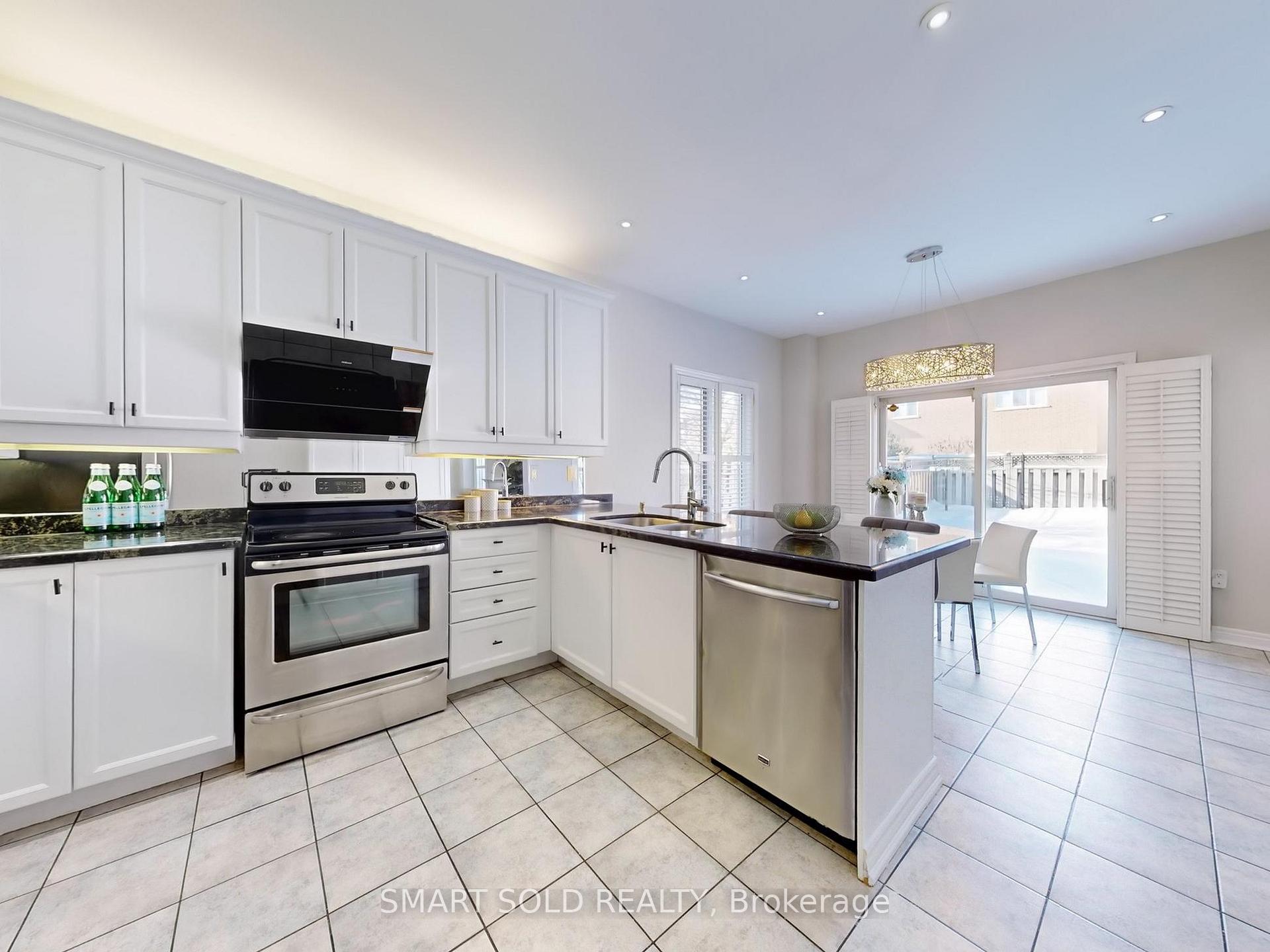 Photo 8 of 20 Sgotto Boulevard, Vaughan, Sonoma Heights — HOMEH