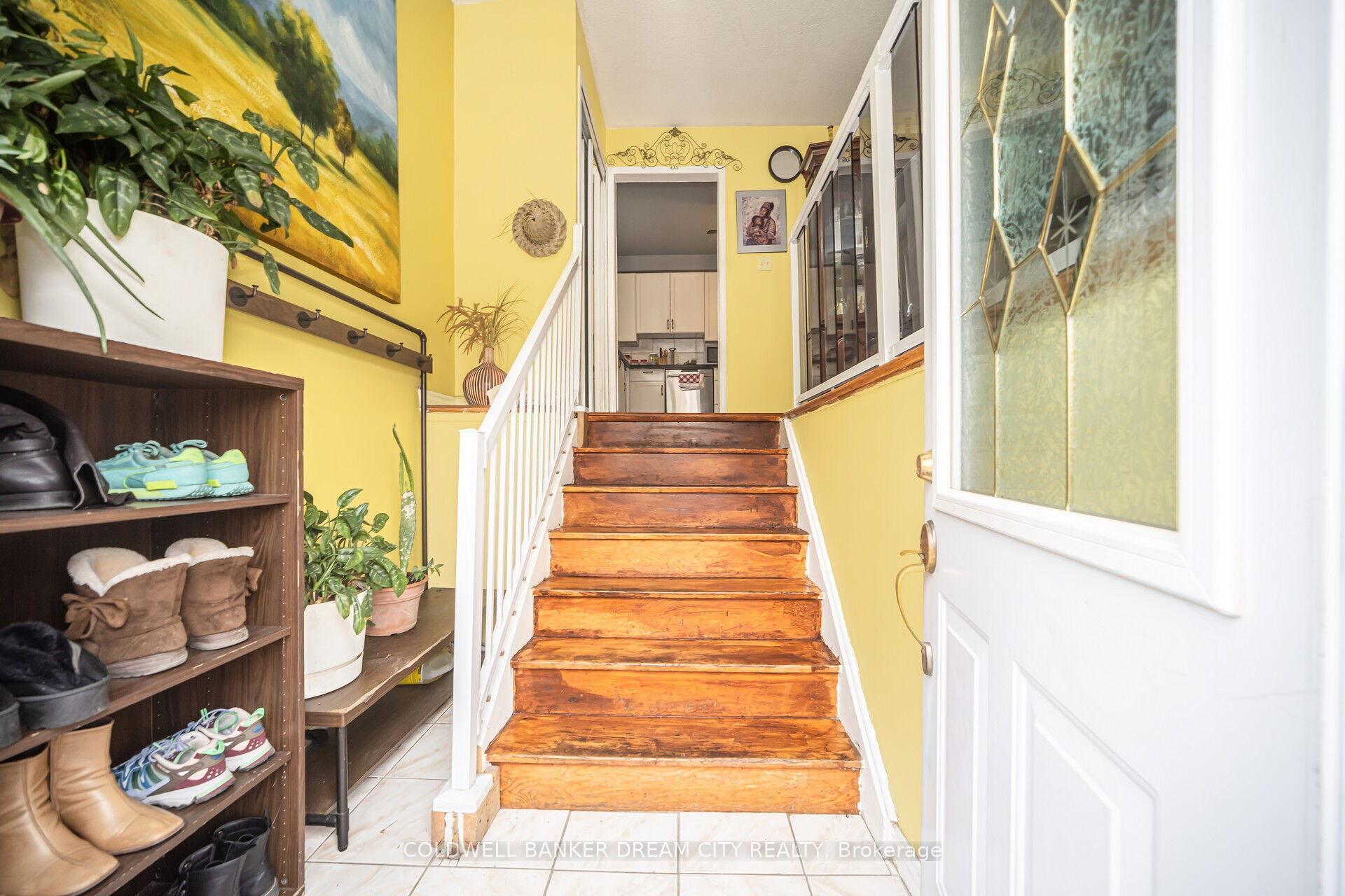Photo 19 of (Upper) B - 17 Hillcrest Avenue, Brampton, Queen Street Corridor — HOMEH