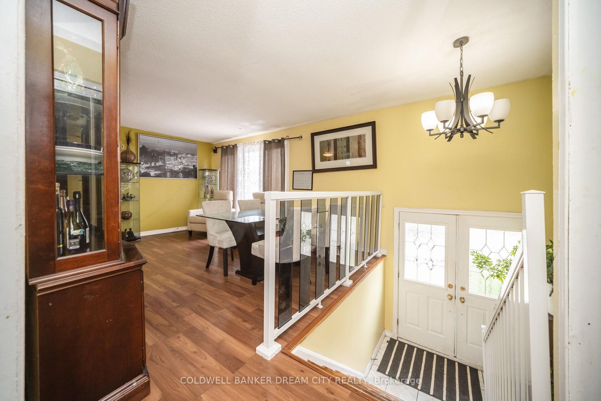 Photo 11 of (Upper) B - 17 Hillcrest Avenue, Brampton, Queen Street Corridor — HOMEH