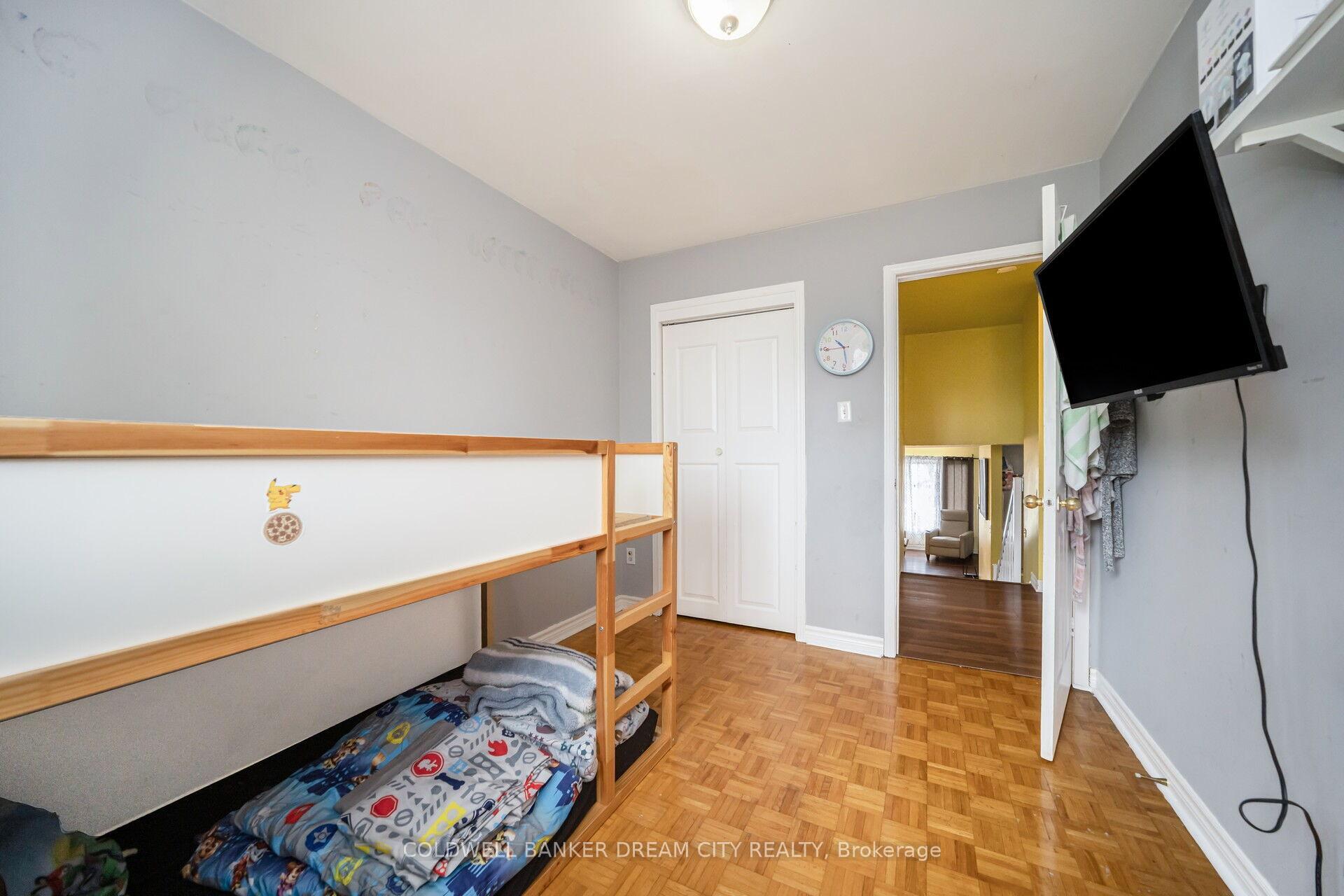 Photo 9 of (Upper) B - 17 Hillcrest Avenue, Brampton, Queen Street Corridor — HOMEH