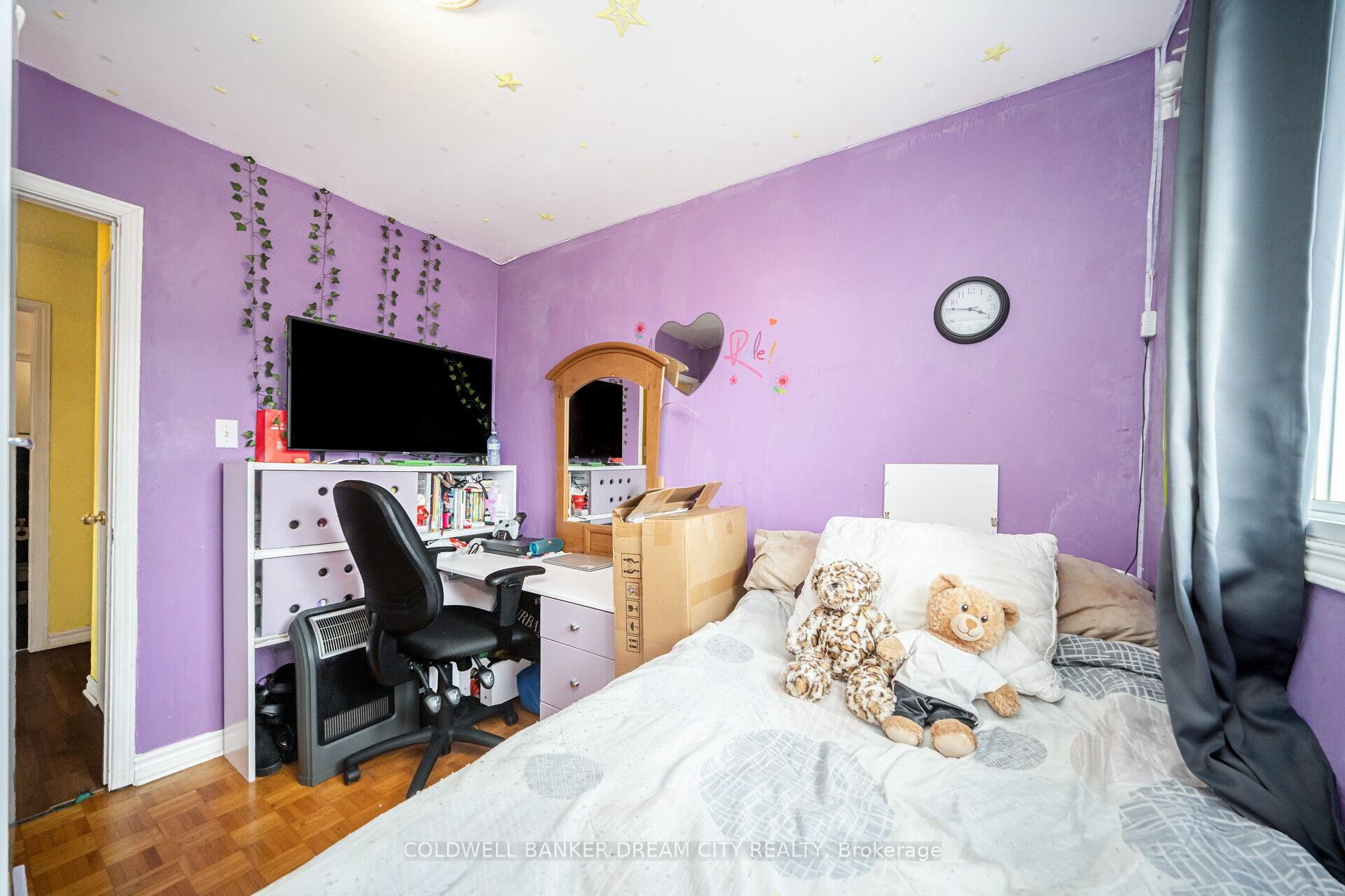 Photo 16 of (Upper) B - 17 Hillcrest Avenue, Brampton, Queen Street Corridor — HOMEH